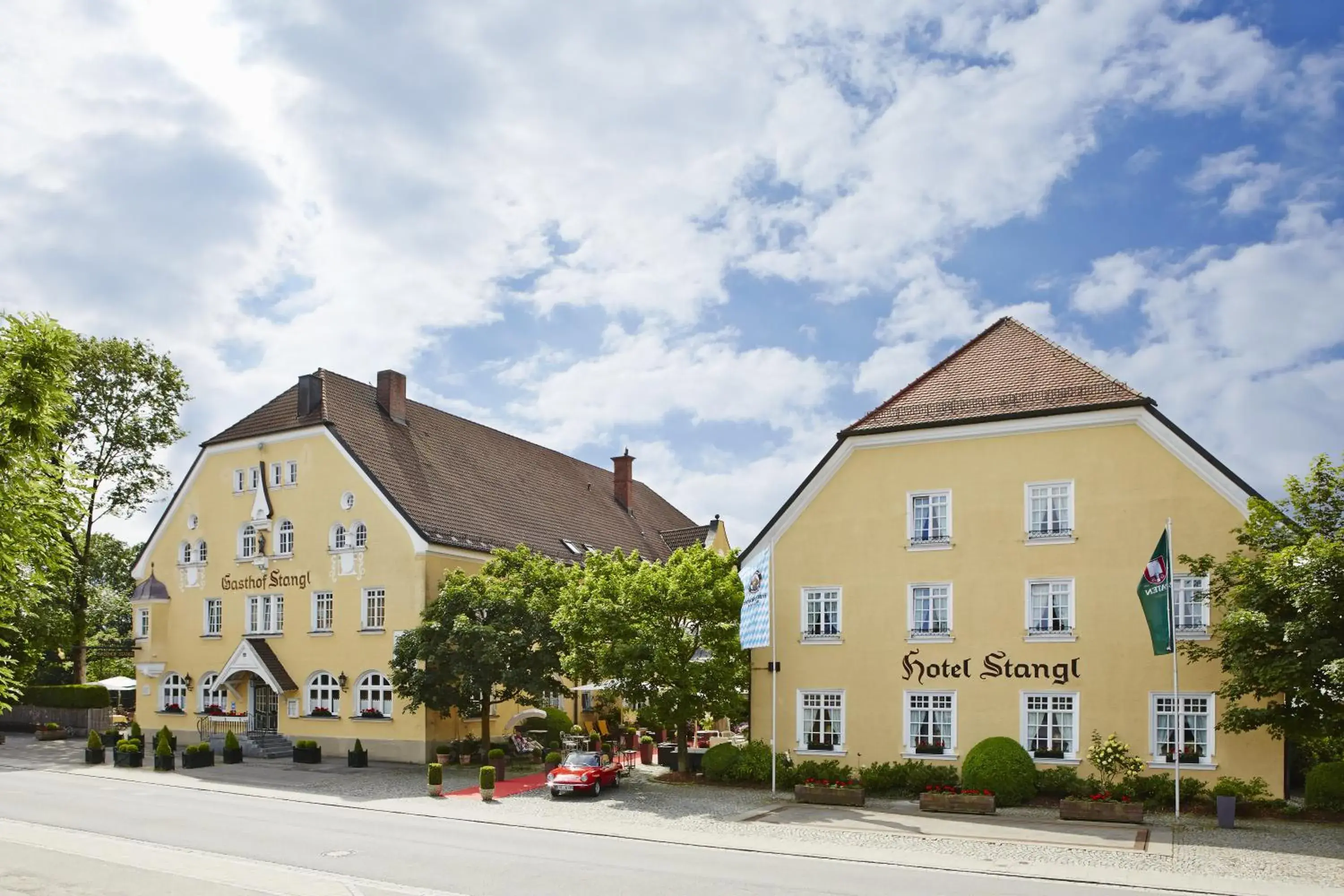 Facade/entrance, Property Building in Hotel Gutsgasthof Stangl