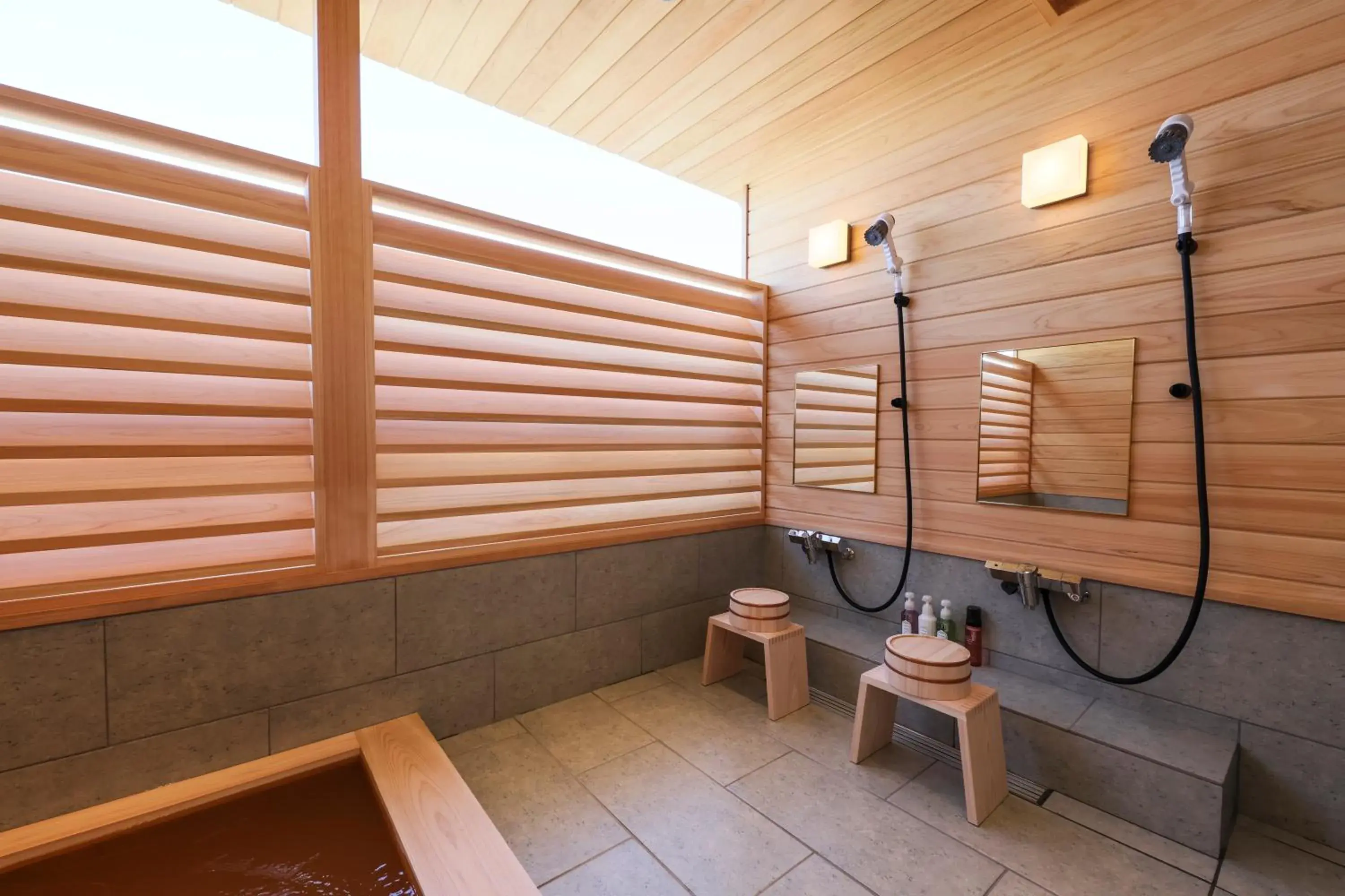 Shower, Bathroom in Arima Hot spring Ryokan Hanamusubi
