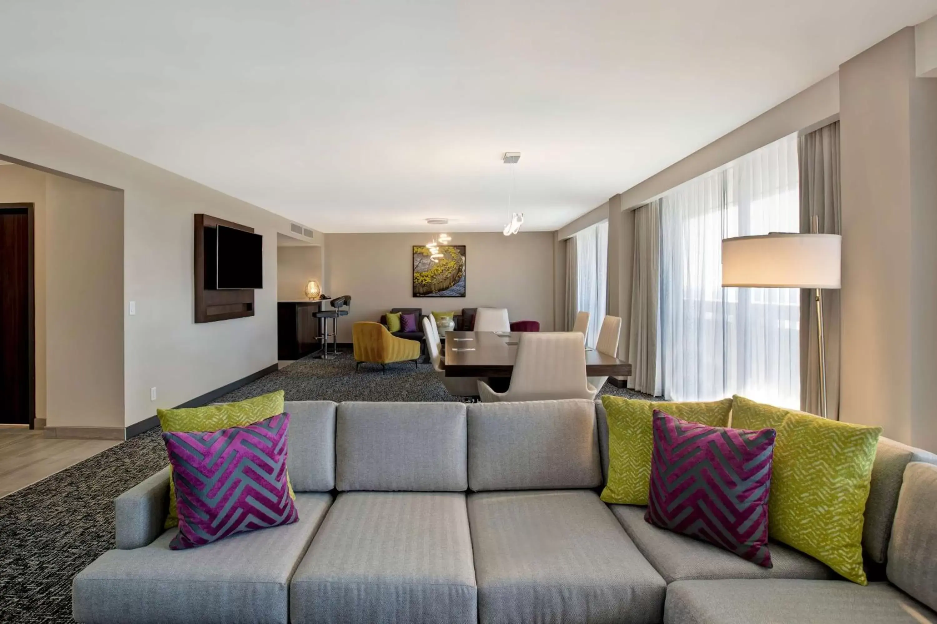 Living room, Seating Area in Embassy Suites By Hilton Oklahoma City Northwest