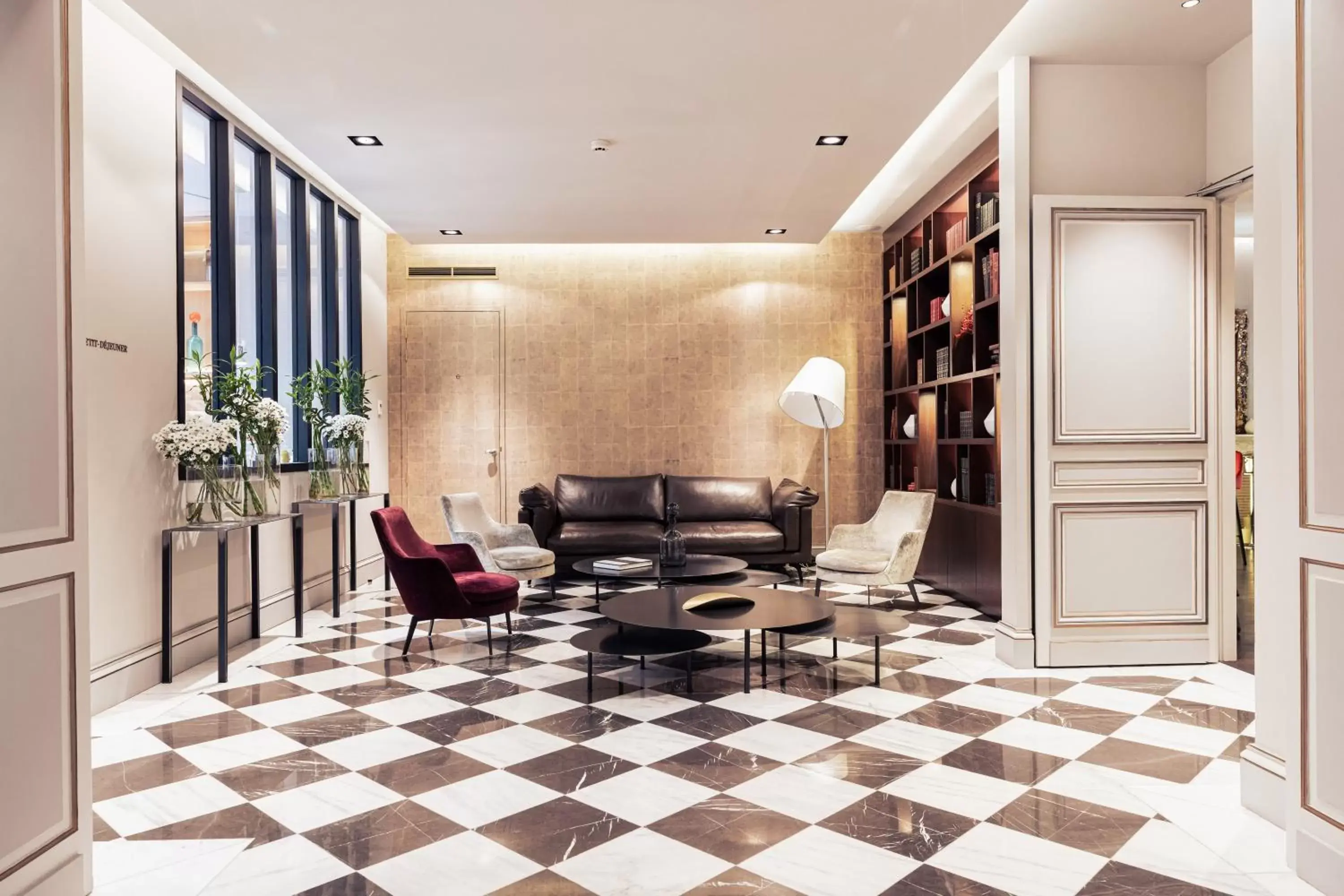 Library, Lobby/Reception in Villas Foch Boutique Hotel & Spa Bordeaux