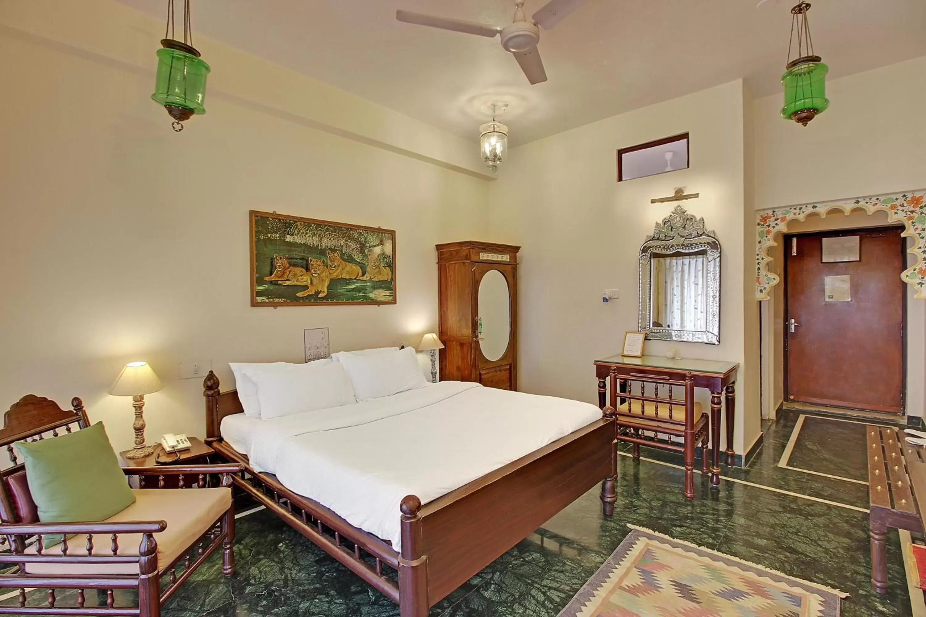 Bedroom, Bed in Lake Pichola Hotel