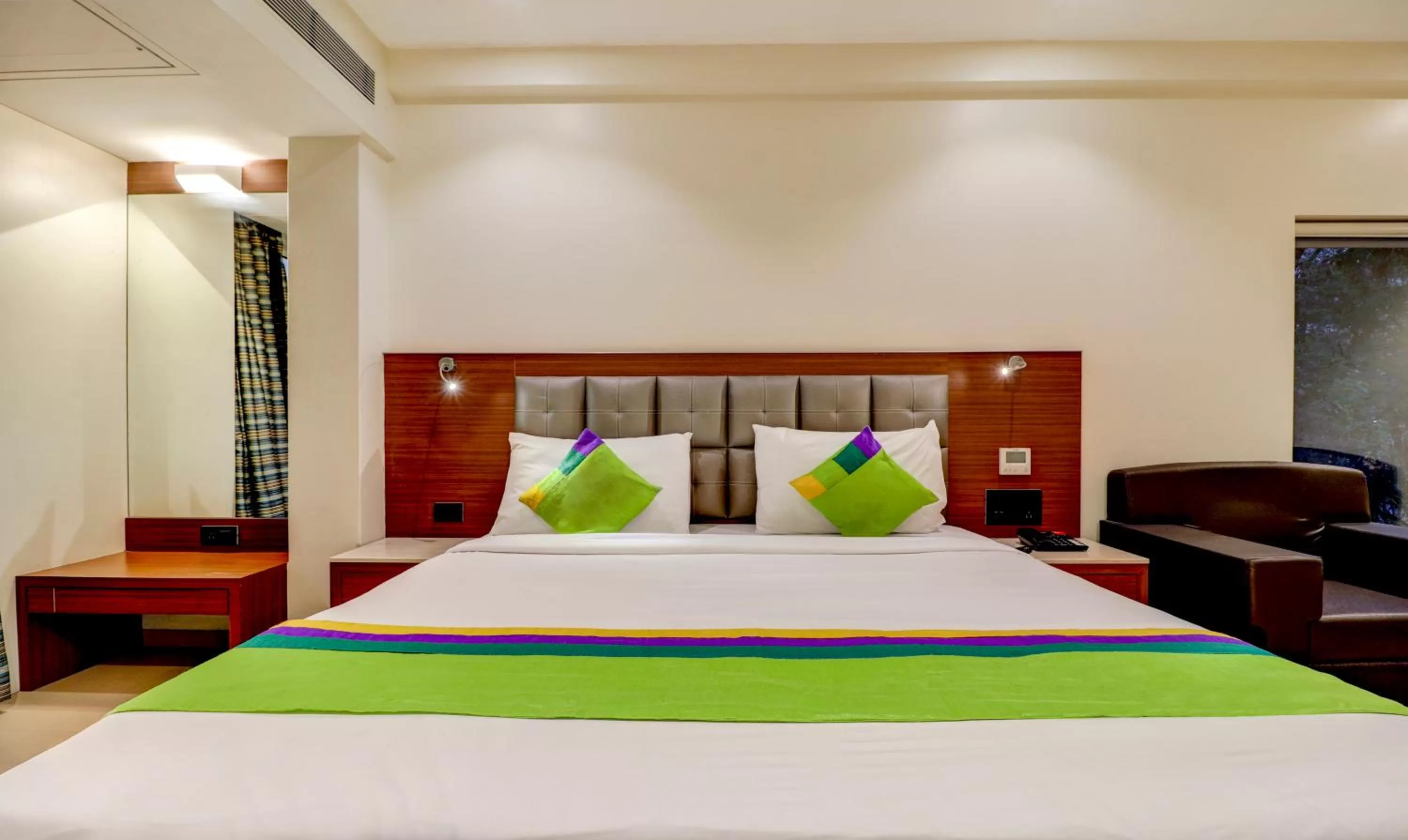 Bed in Treebo Ranjeet Shivaji Nagar