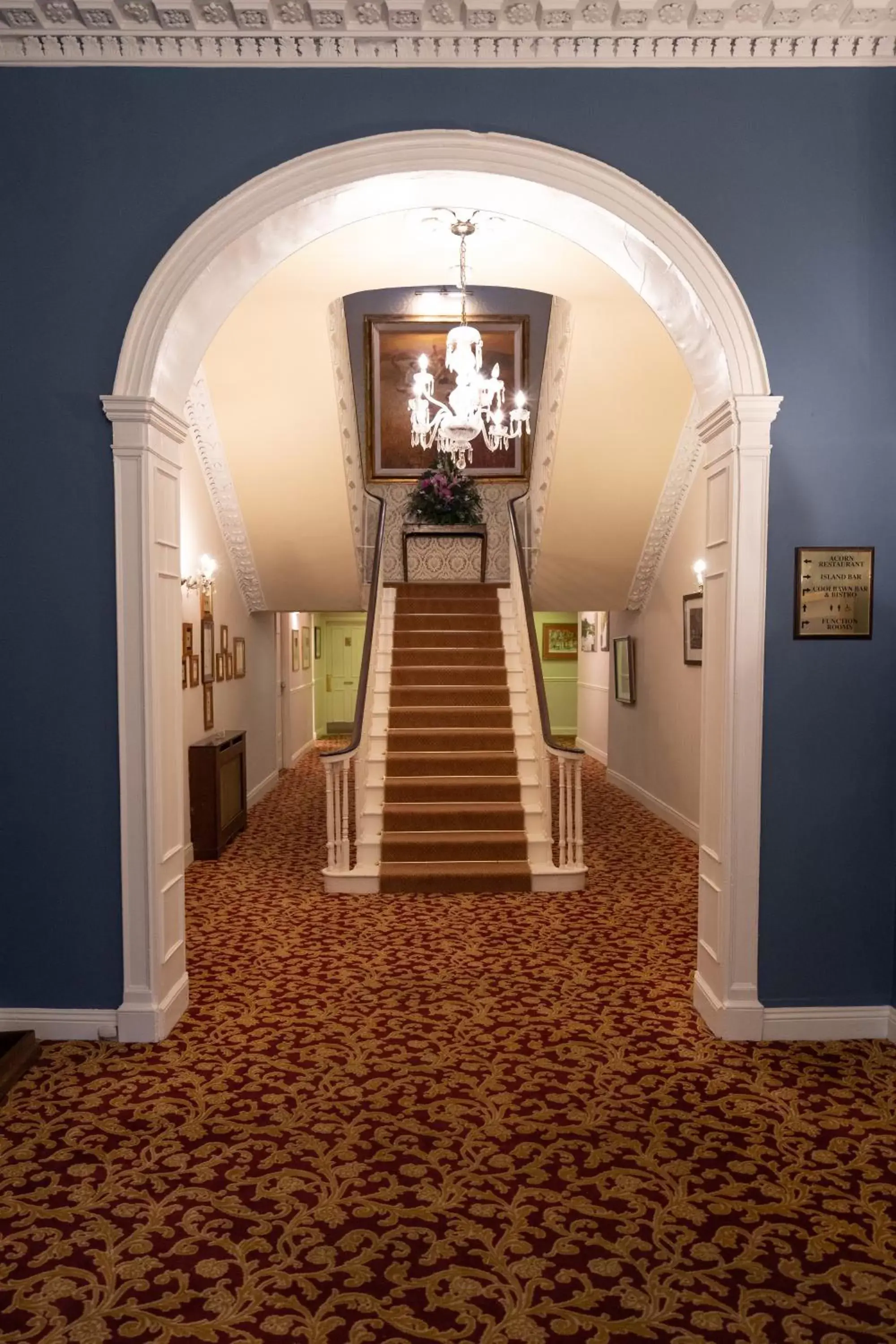 Facade/entrance in Castle Oaks House Hotel