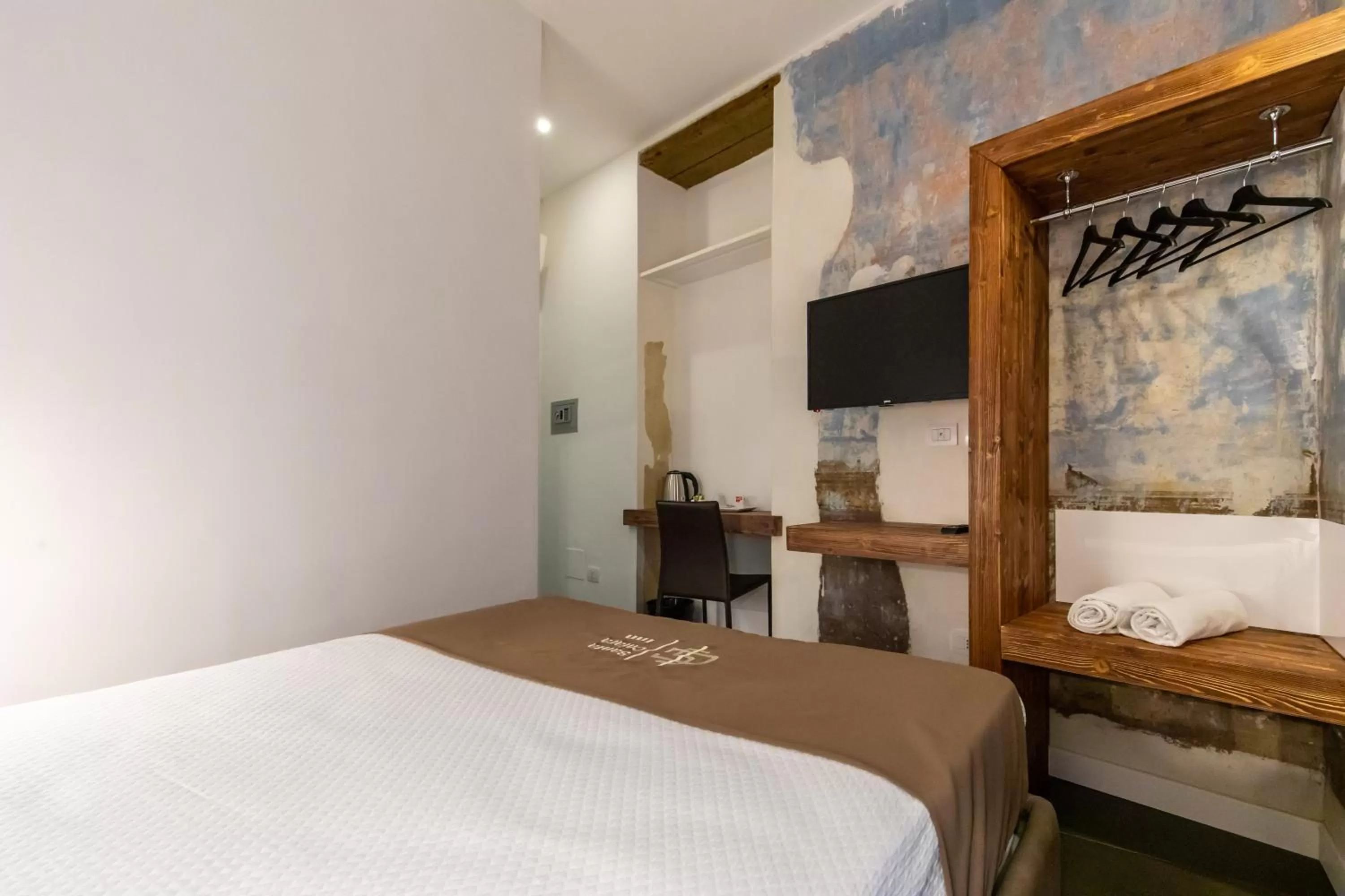 TV and multimedia, Bed in Santa Chiara Inn