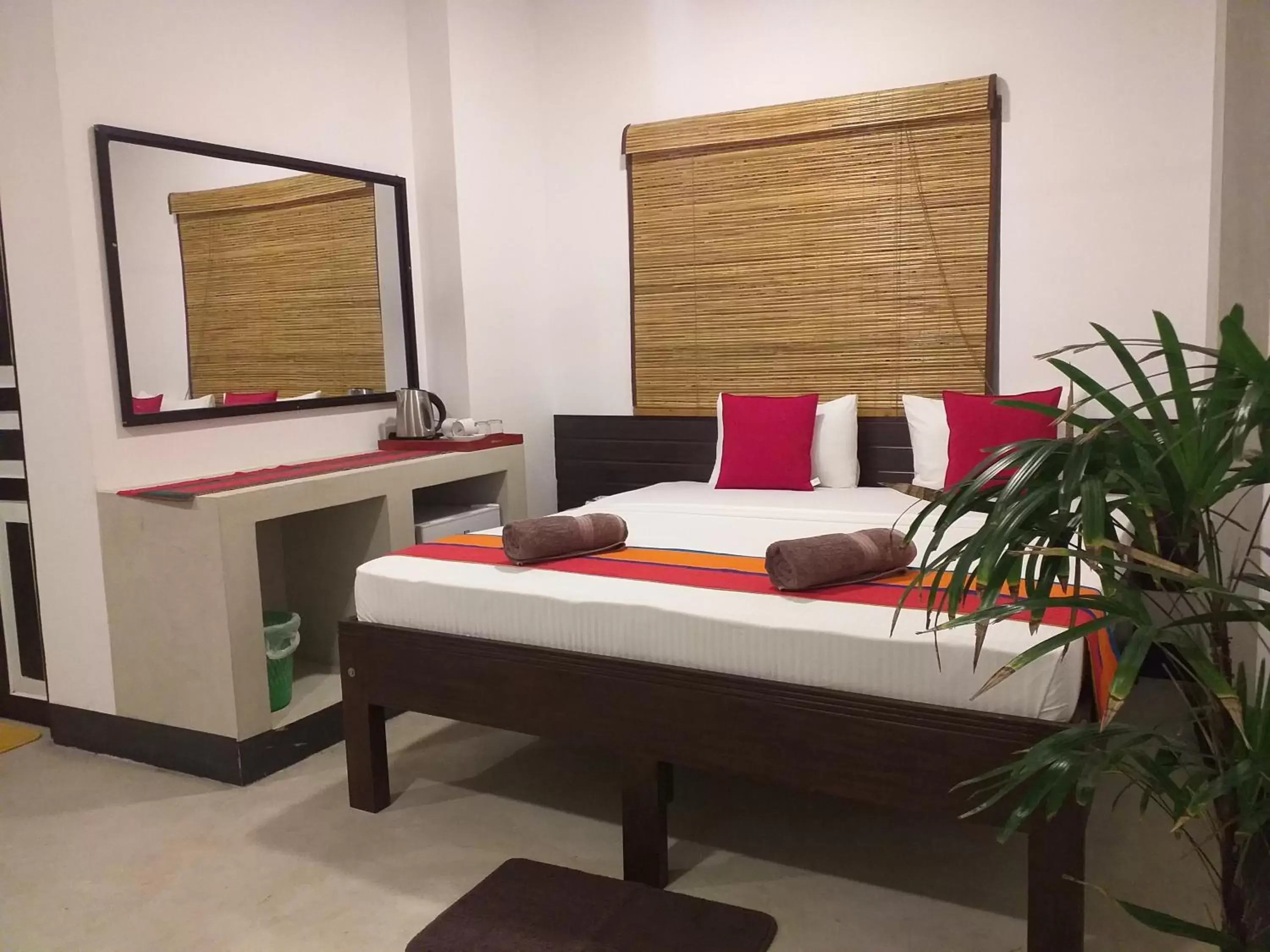 Deluxe King Room with Pool View in Green Wood Villa Negombo Deluxe King Room with Pool View in Green Wood Villa Negombo