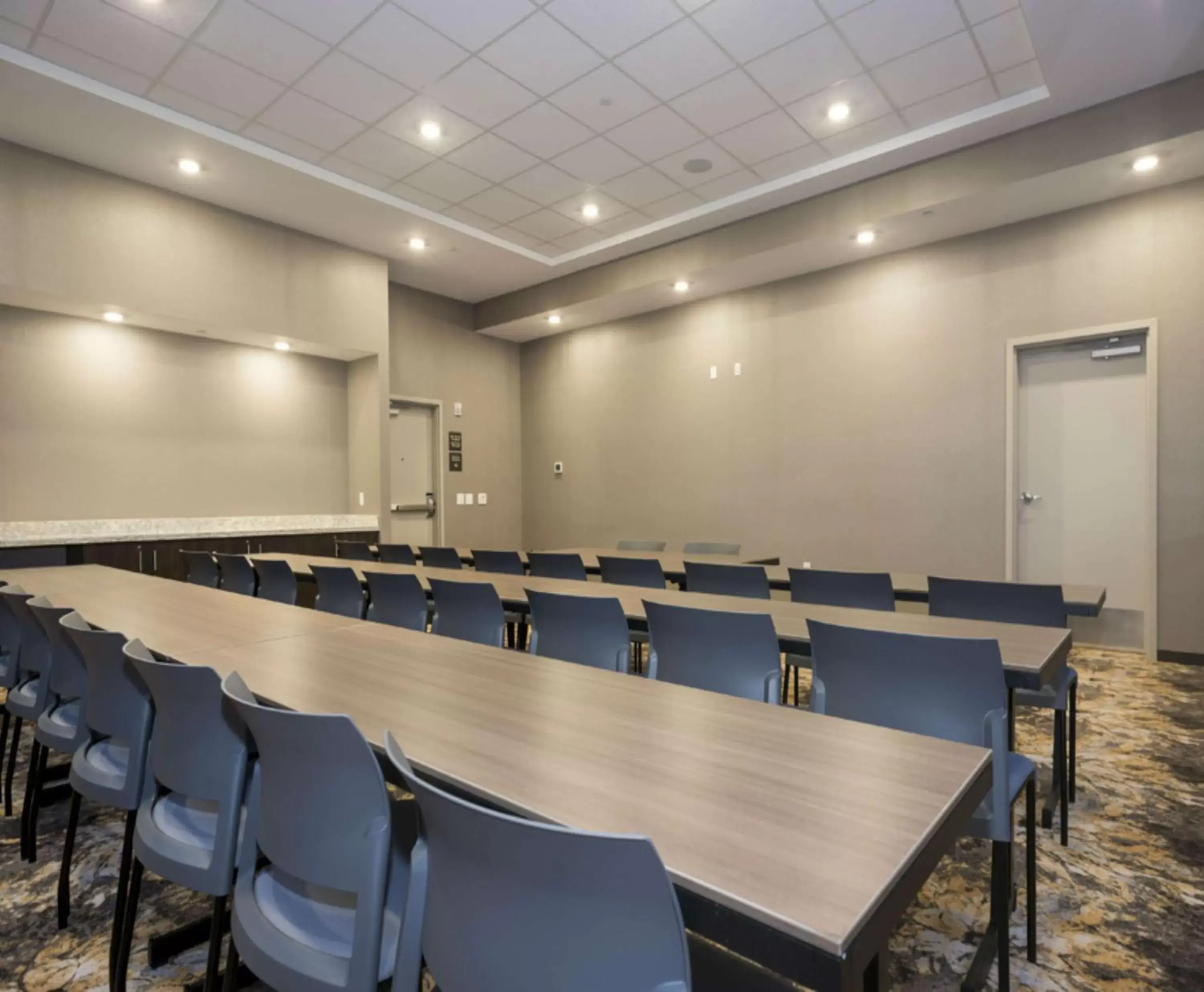 Meeting/conference room in Hampton Inn and Suites Minneapolis University Area, MN
