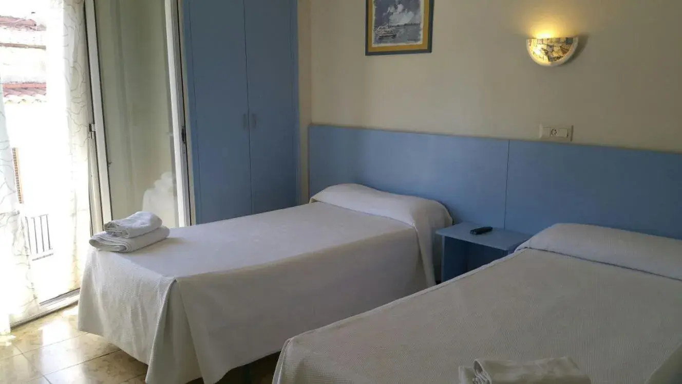 Twin Room in Hotel del Mar Twin Room in Hotel del Mar