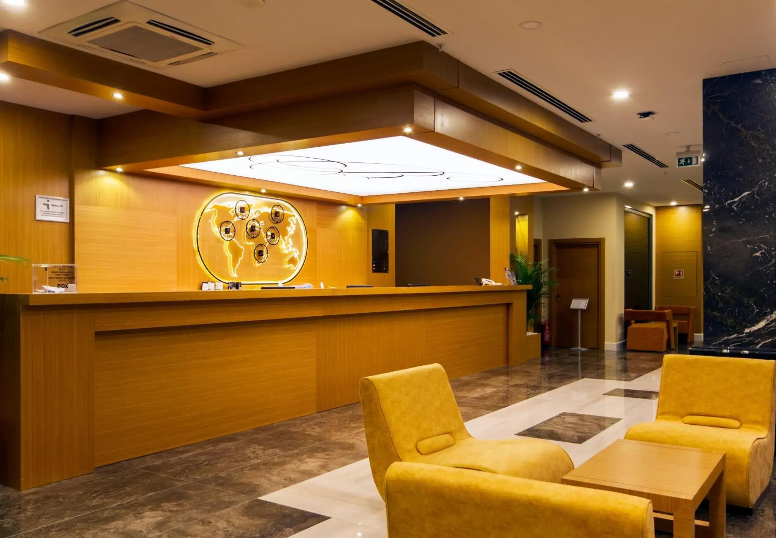 Living room, Lobby/Reception in Sky Business Hotel & Spa