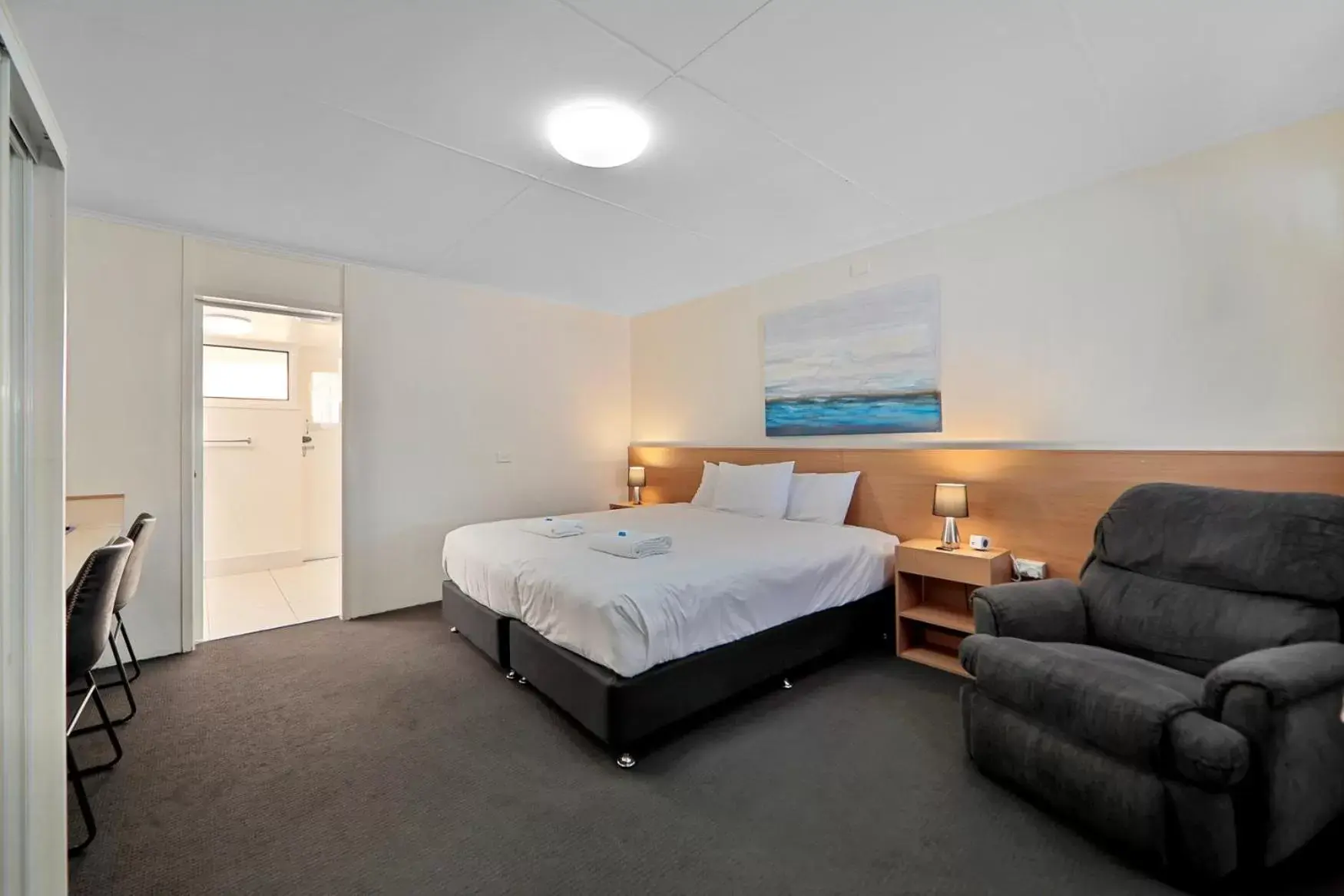 Bed in Oscar Motel Bed in Oscar Motel