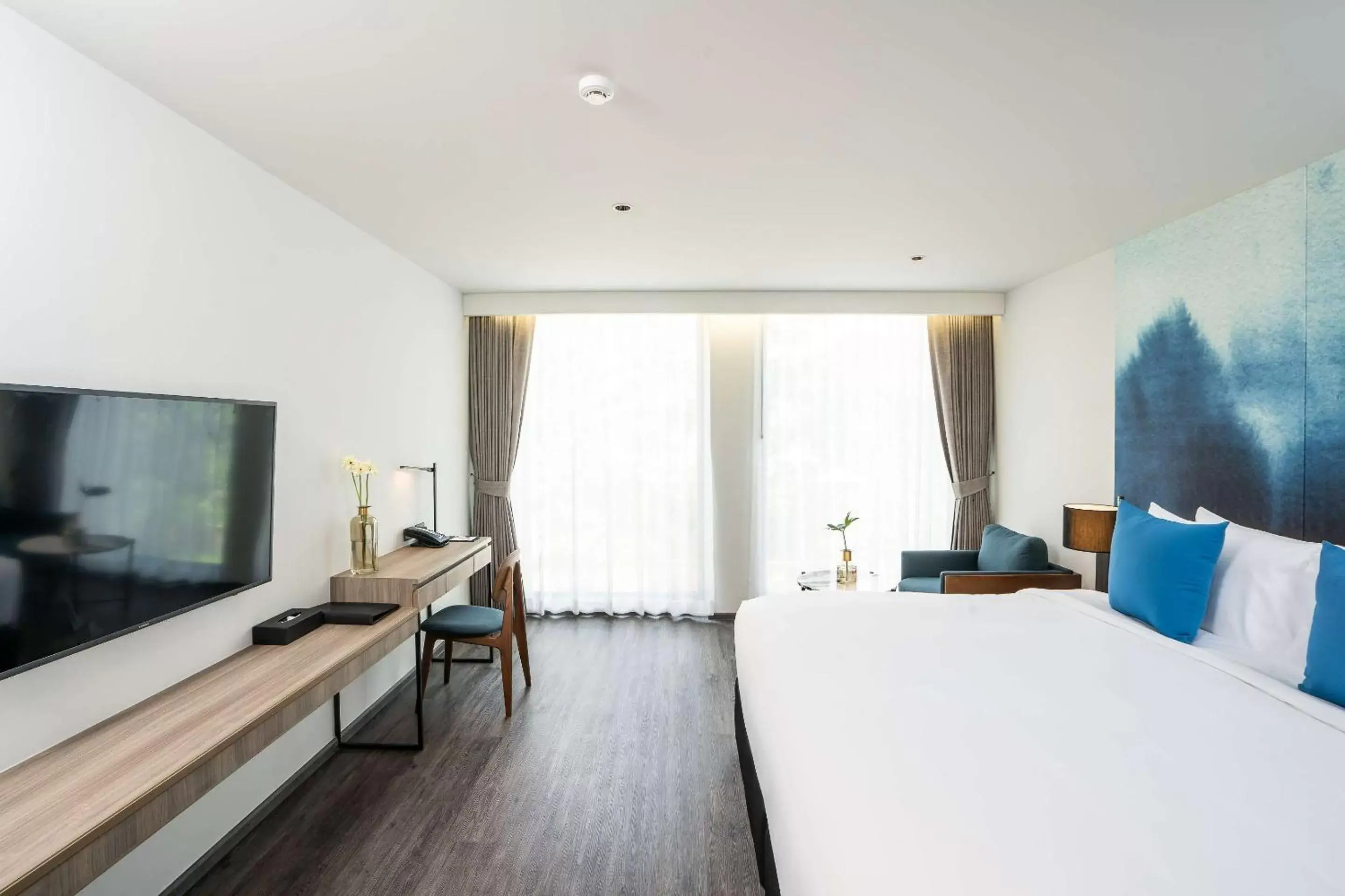 Bedroom, TV/Entertainment Center in Best Western Plus Nexen Pattaya