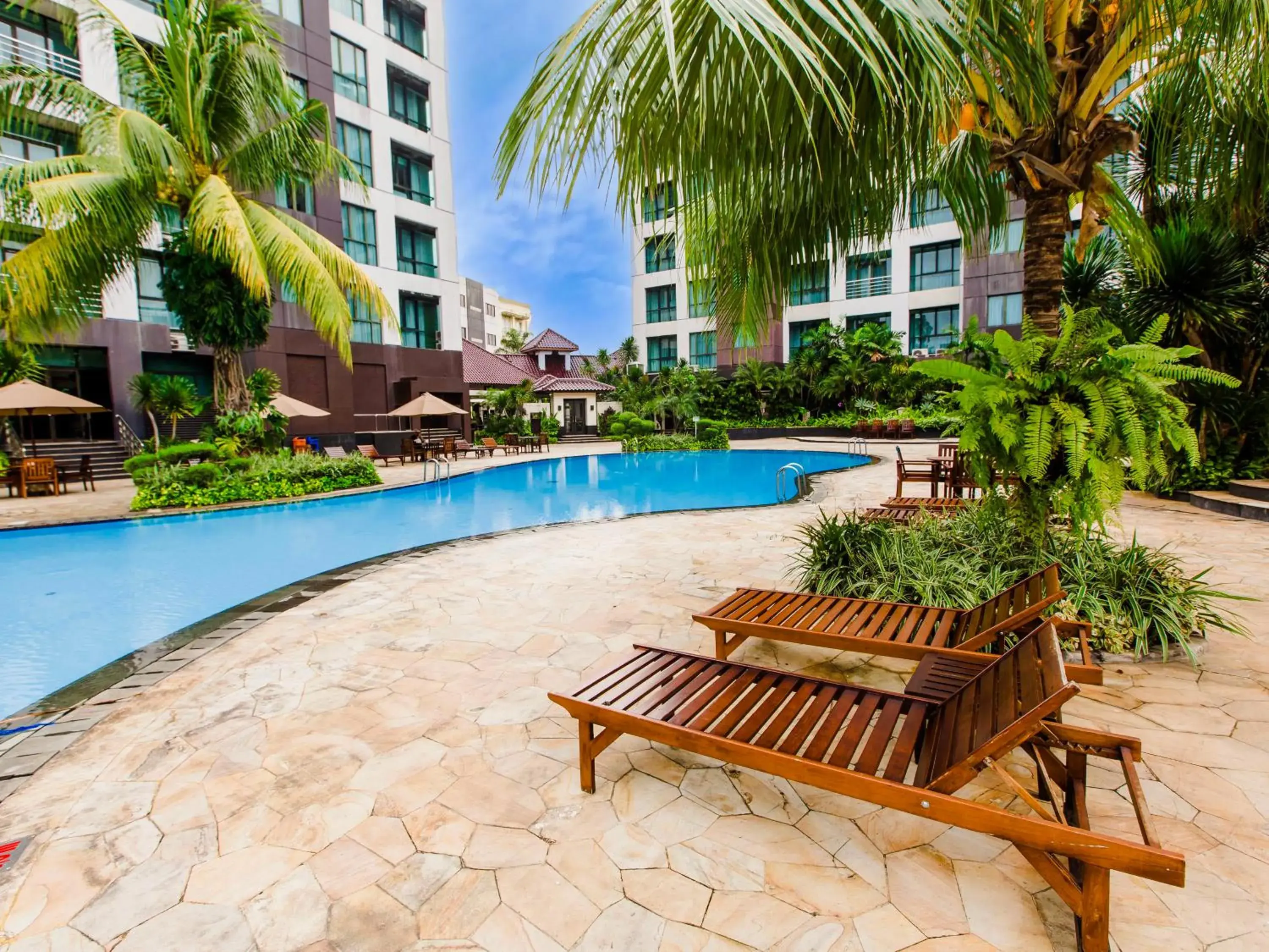 Swimming Pool in Kristal Hotel Jakarta