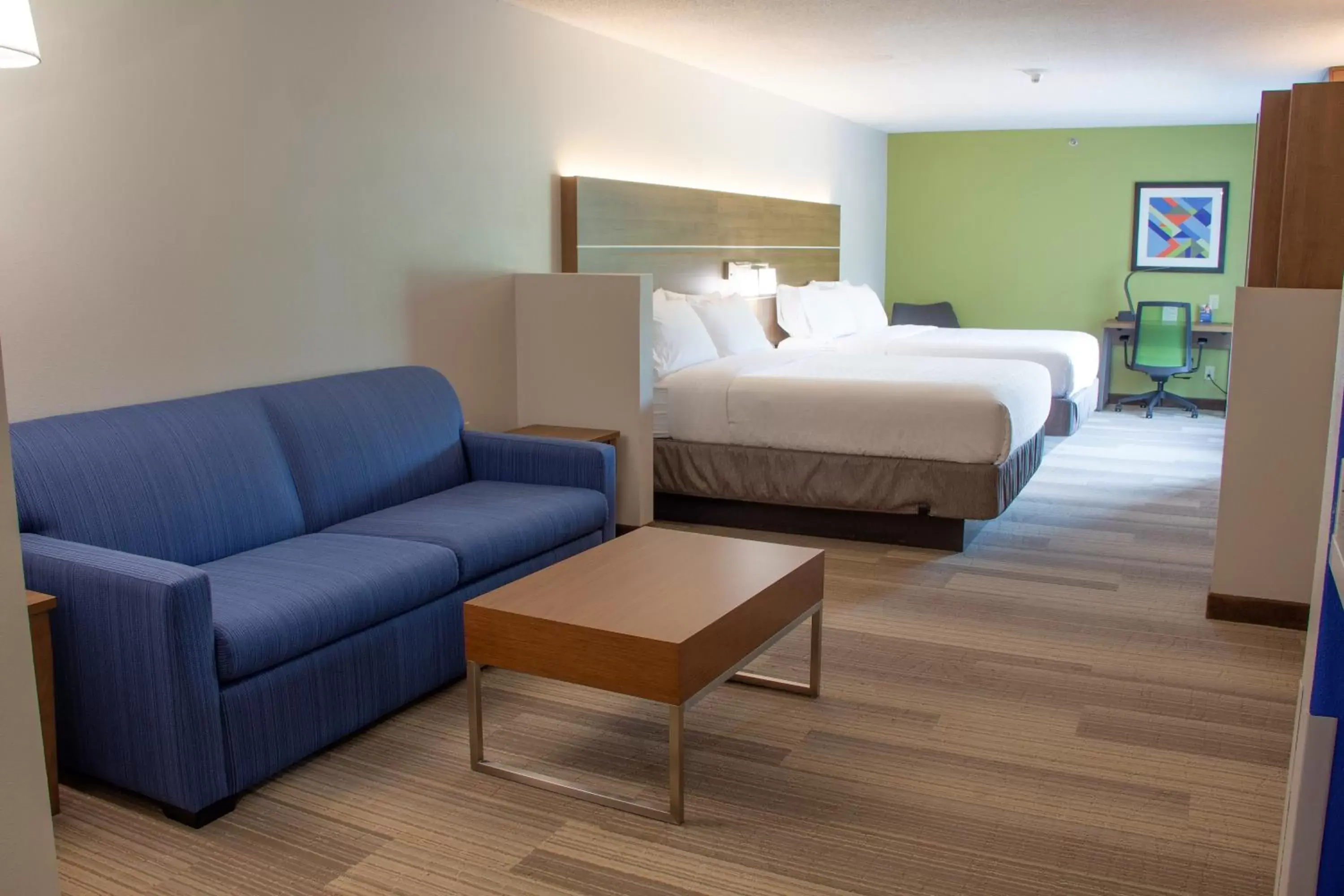 Photo of the whole room in Holiday Inn Express & Suites Lexington Downtown Area-Keeneland, an IHG Hotel
