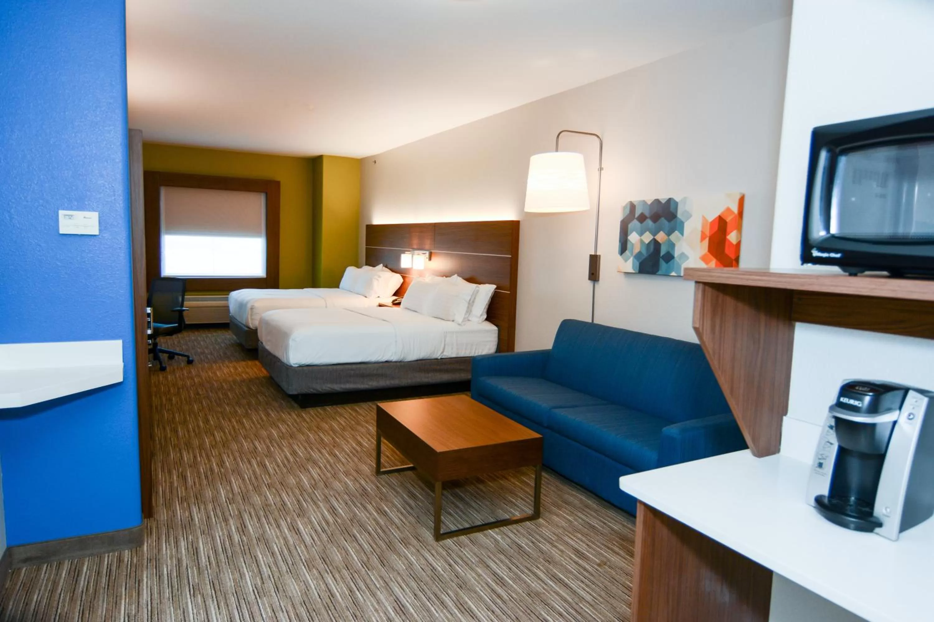 Bedroom, Bed in Holiday Inn Express Hotel & Suites New Boston by IHG