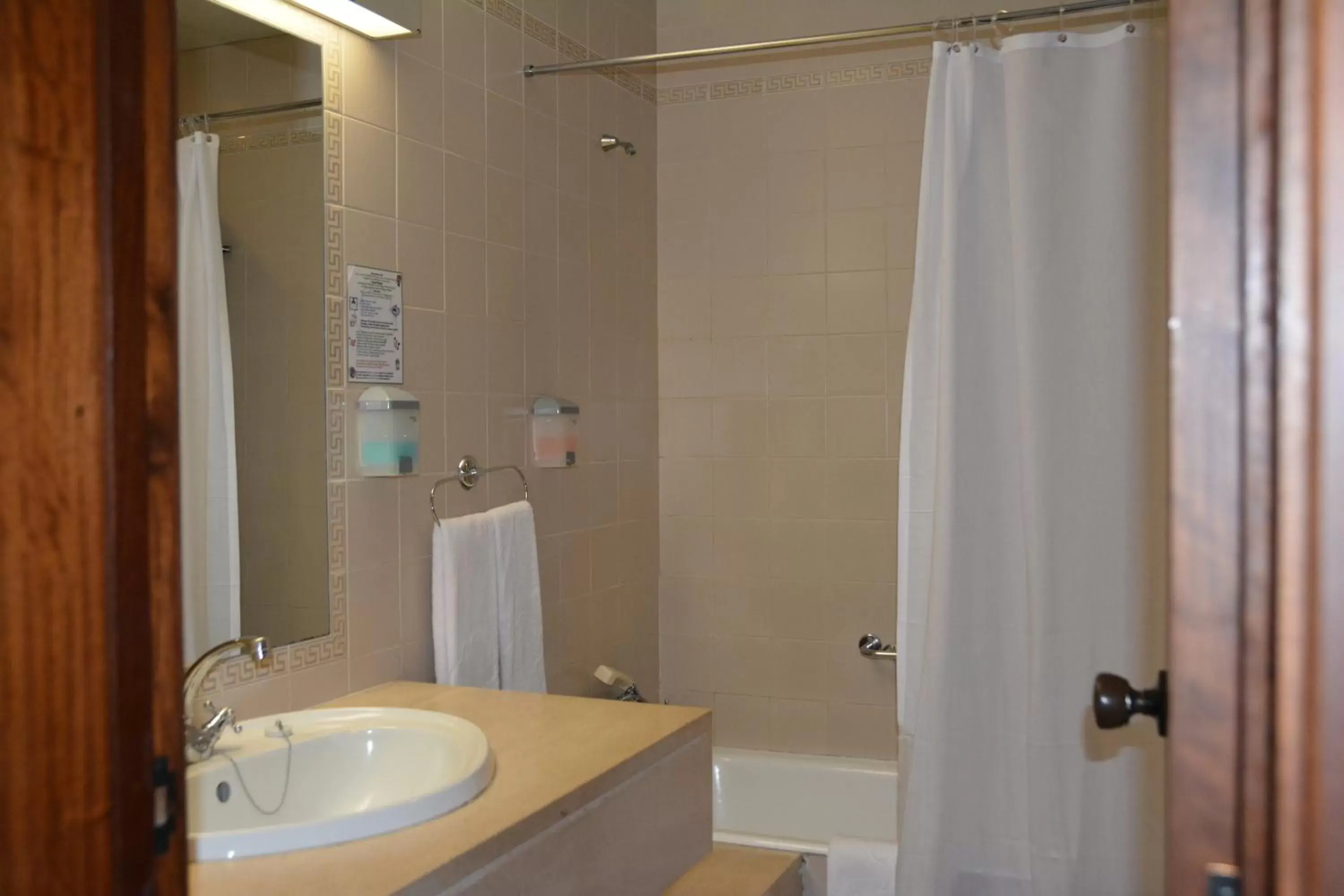 Bathroom in Hotel Jardim Atlantico
