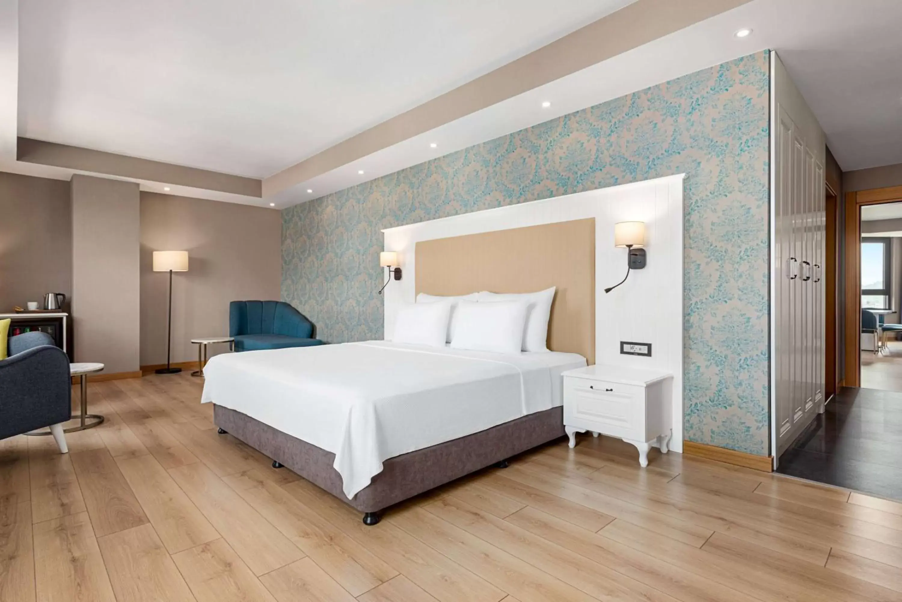 Photo of the whole room, Bed in Ramada Plaza by Wyndham Ordu