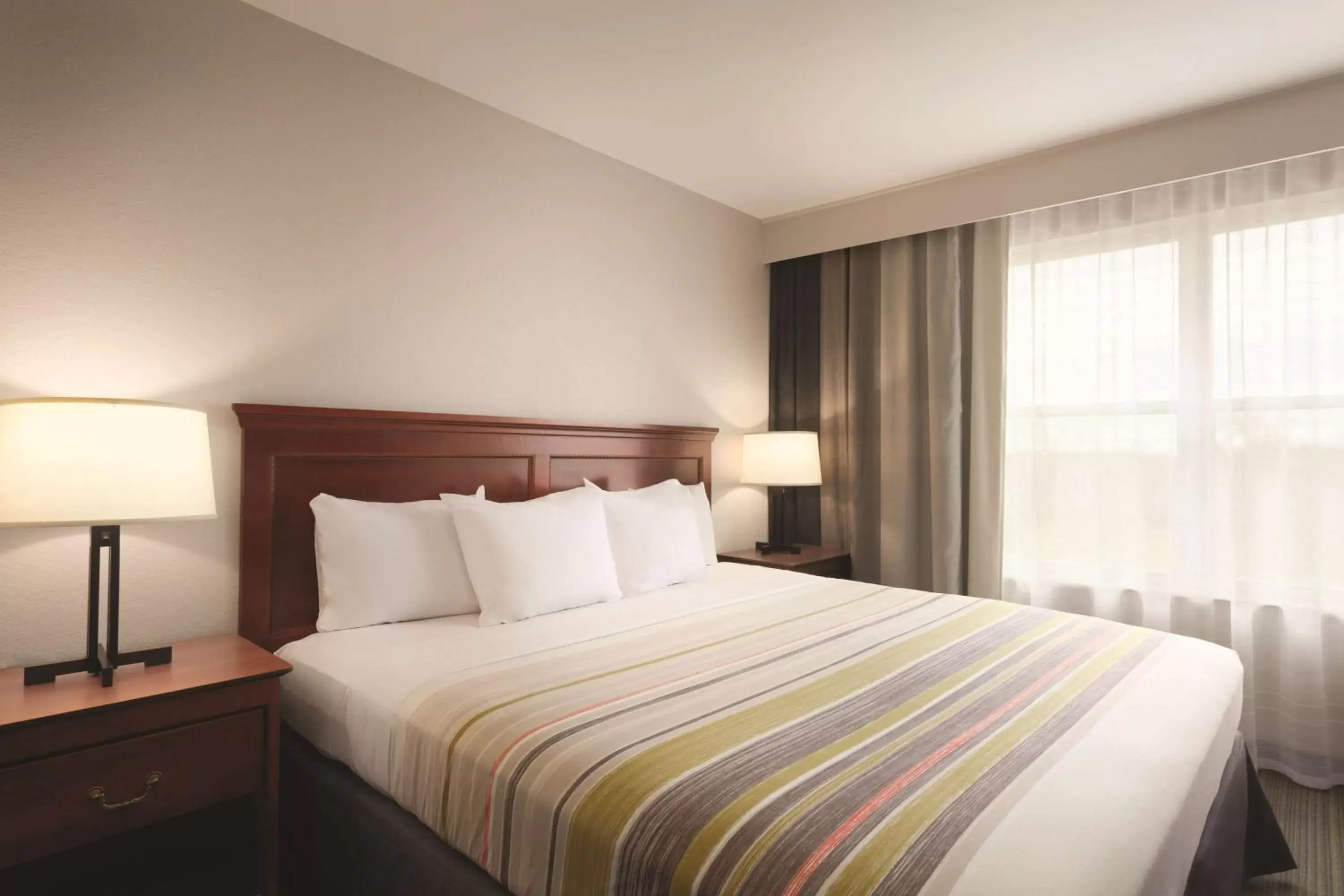 Photo of the whole room, Bed in Country Inn & Suites by Radisson, Bentonville South - Rogers, AR