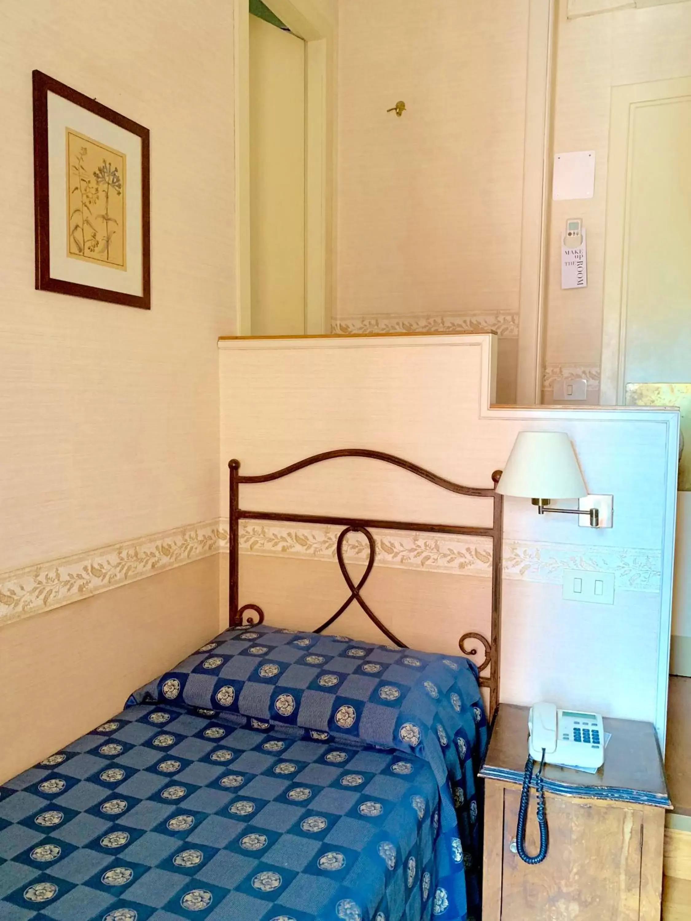 Bed in Hotel La Calcina