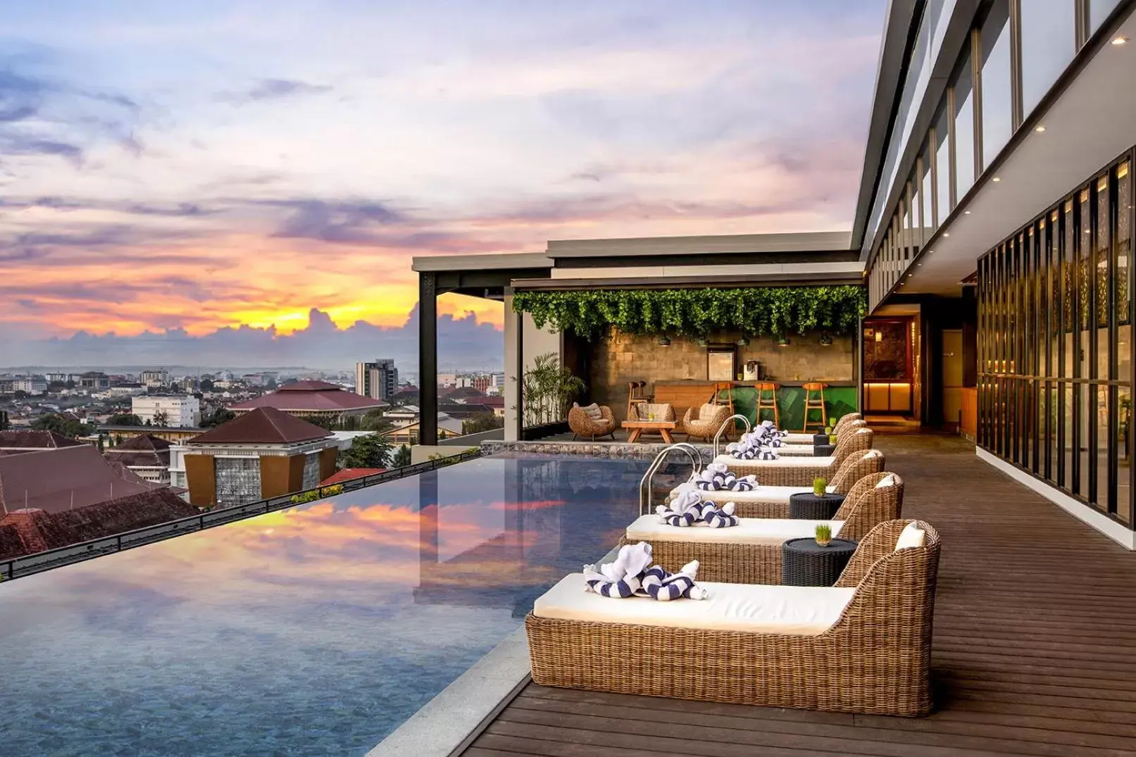 Swimming Pool in The Manohara Hotel Yogyakarta