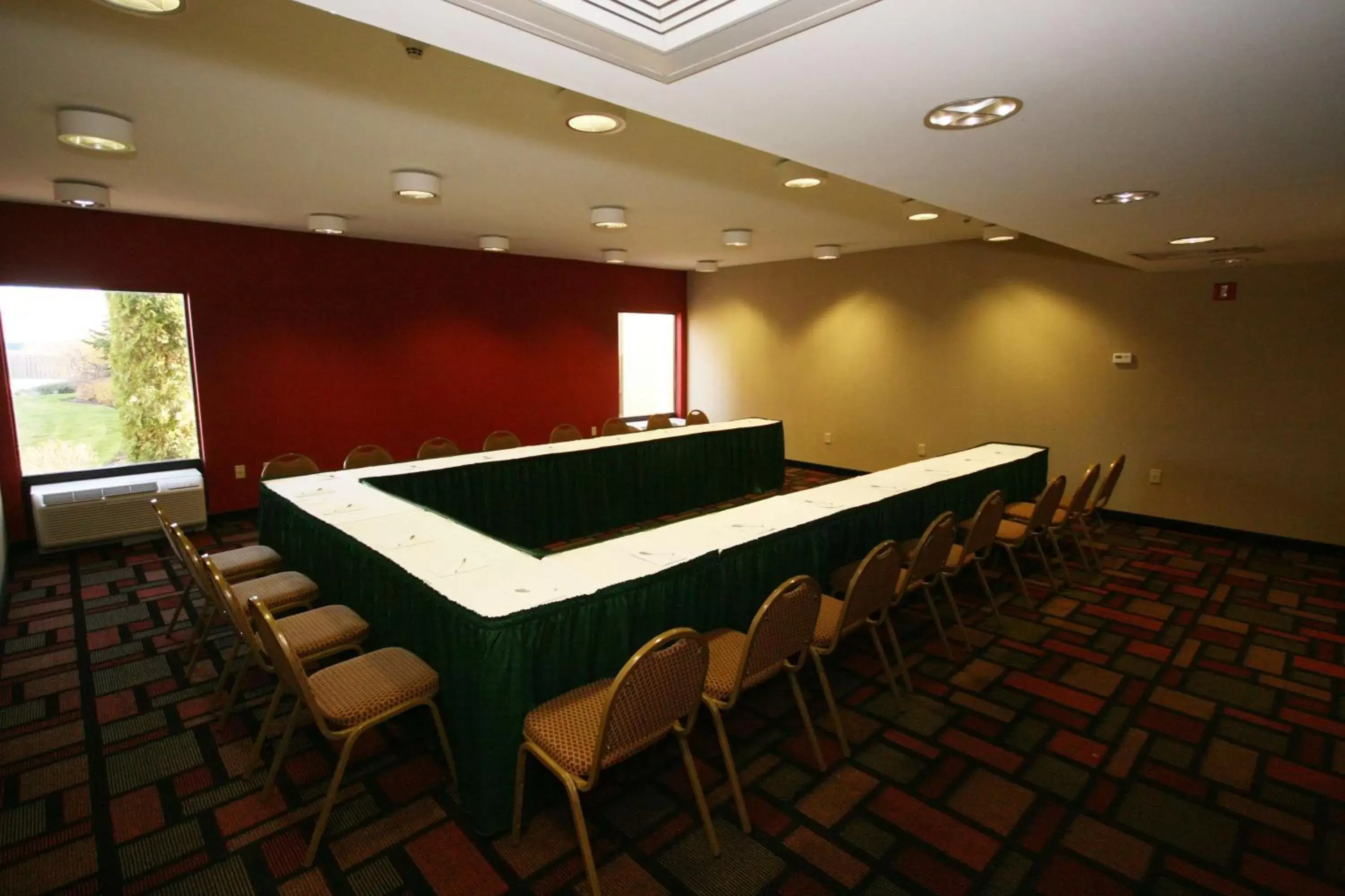 Meeting/conference room in Hampton Inn Woodbridge