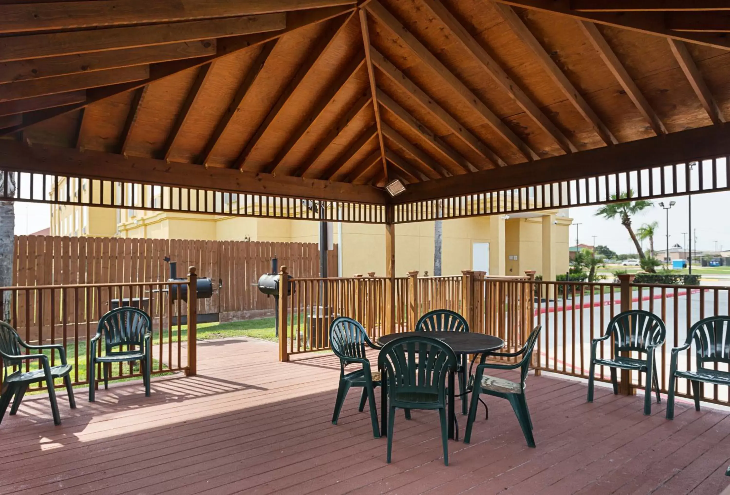 BBQ facilities in La Quinta by Wyndham Houston Channelview