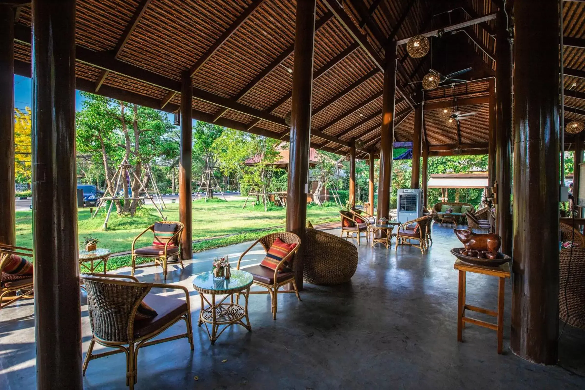 Restaurant/places to eat in Maikaew Damnoen Resort