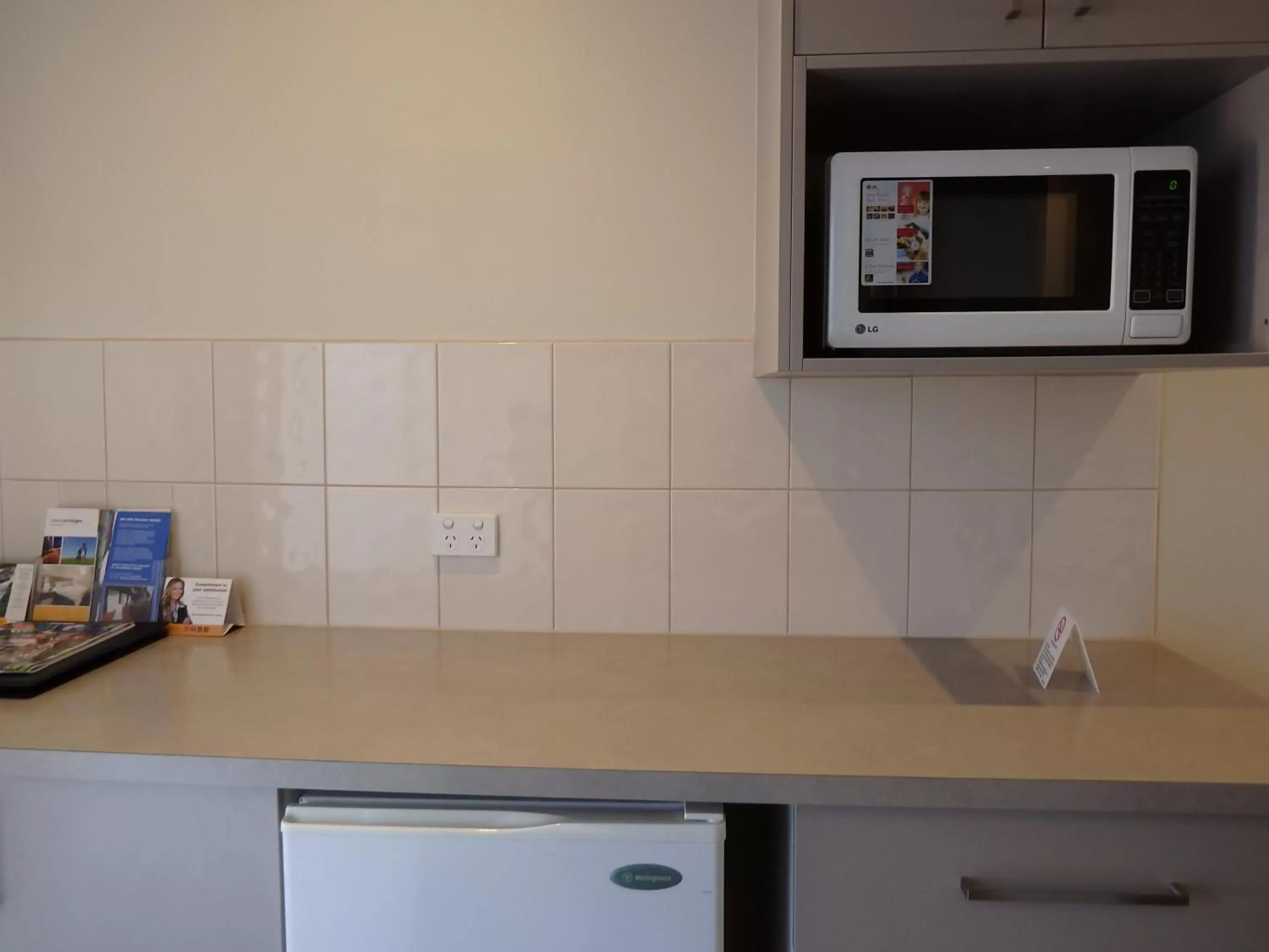 Kitchen or kitchenette, Kitchen/Kitchenette in Werribee Motel and Apartments