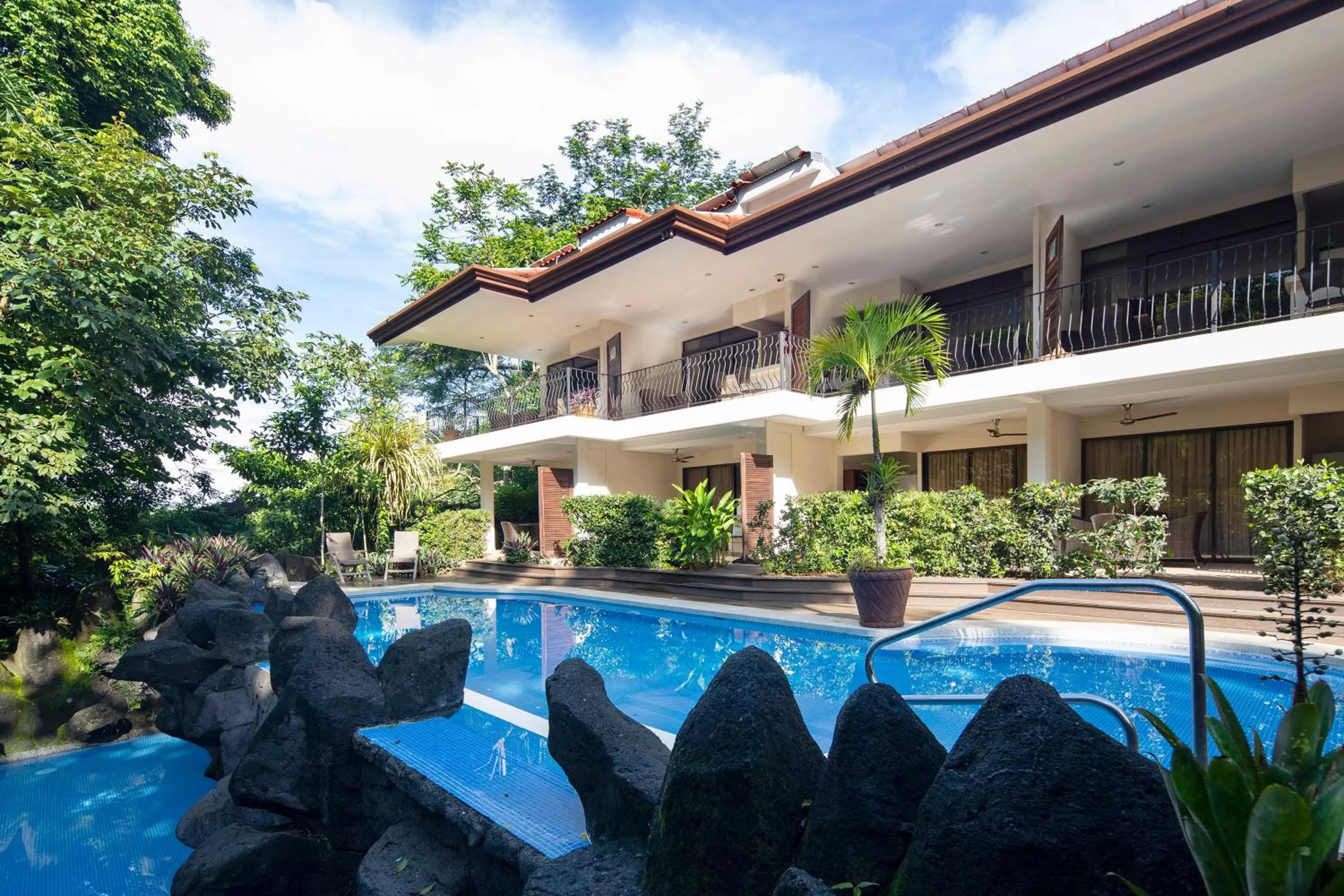 Property building in Pumilio Mountain & Ocean Hotel