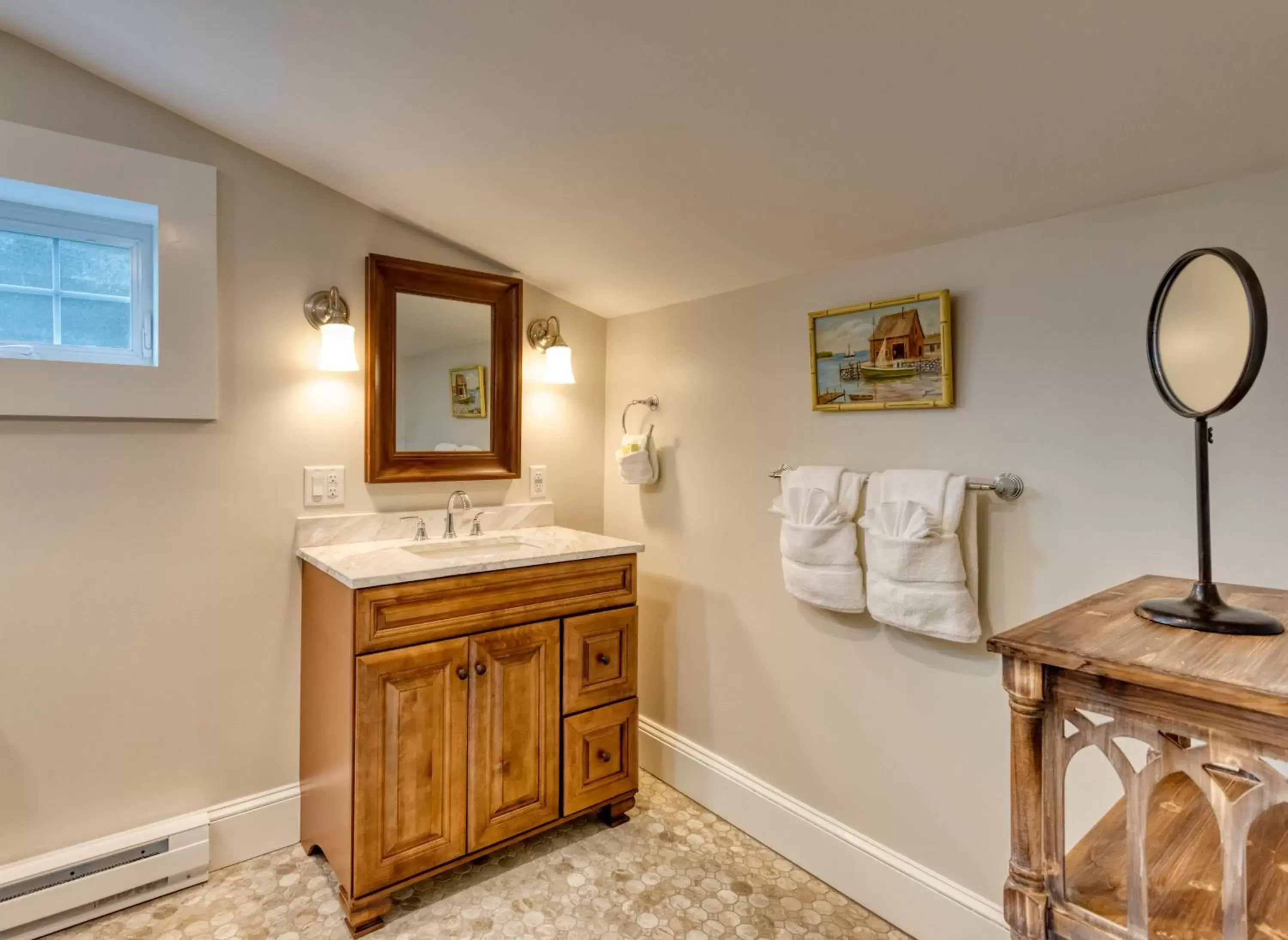 Bathroom, Seating Area in The Park Inn