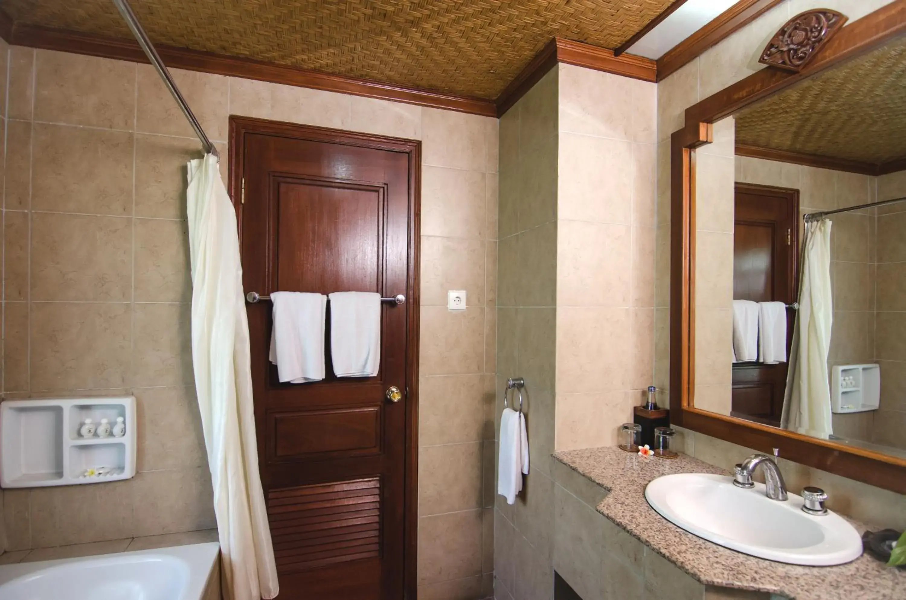 Bathroom in Sri Phala Resort & Villa