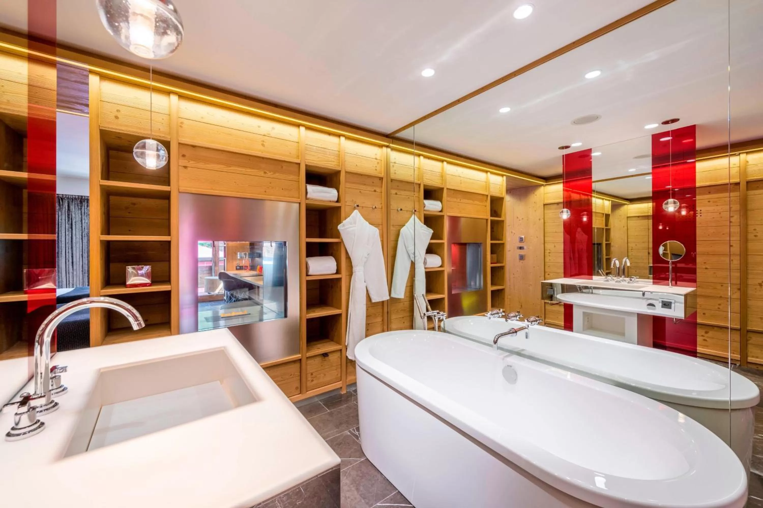 Photo of the whole room in W Verbier