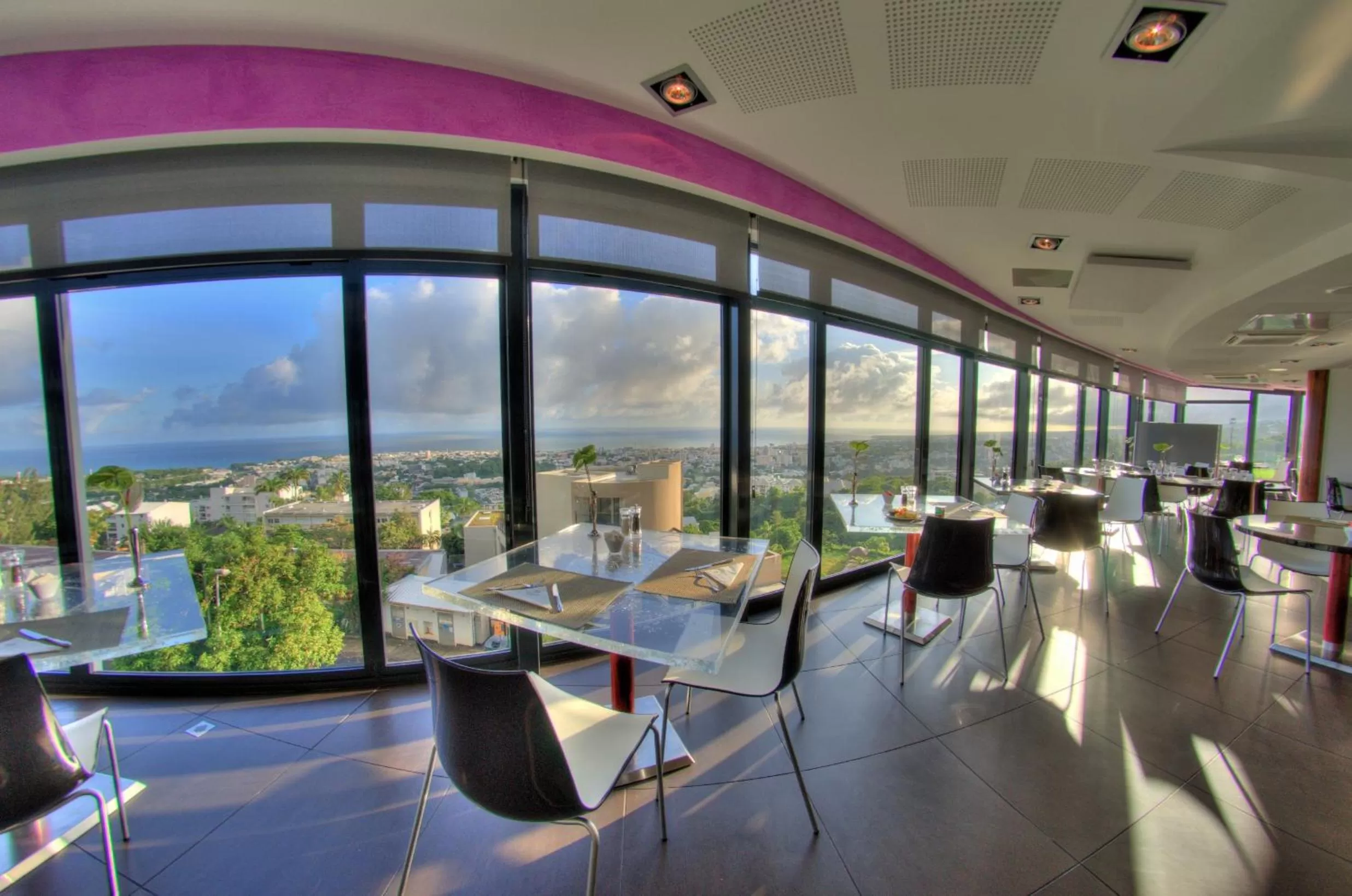 Restaurant/Places to Eat in Bellepierre