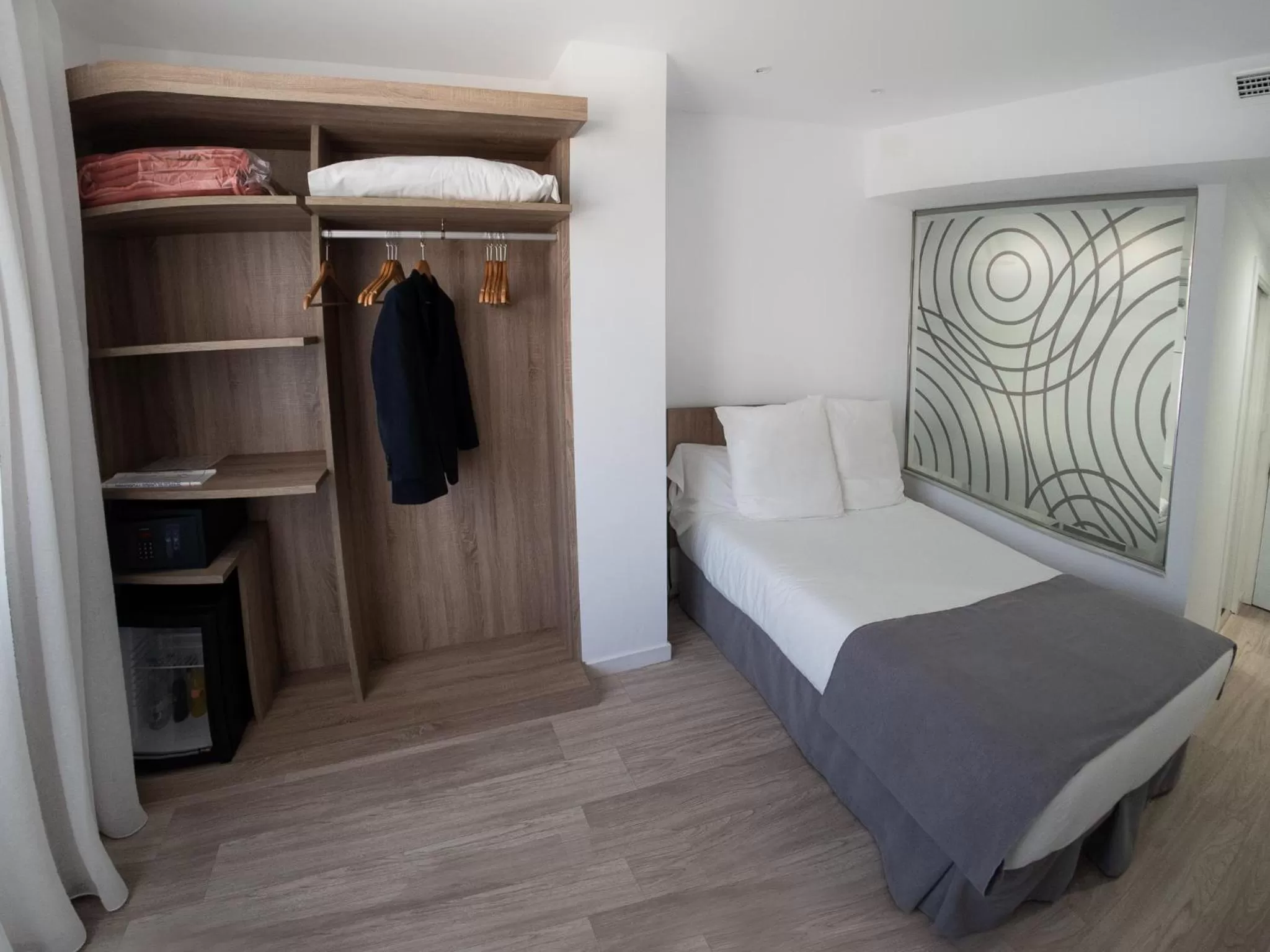 Photo of the whole room, Bed in Hotel Pasarela