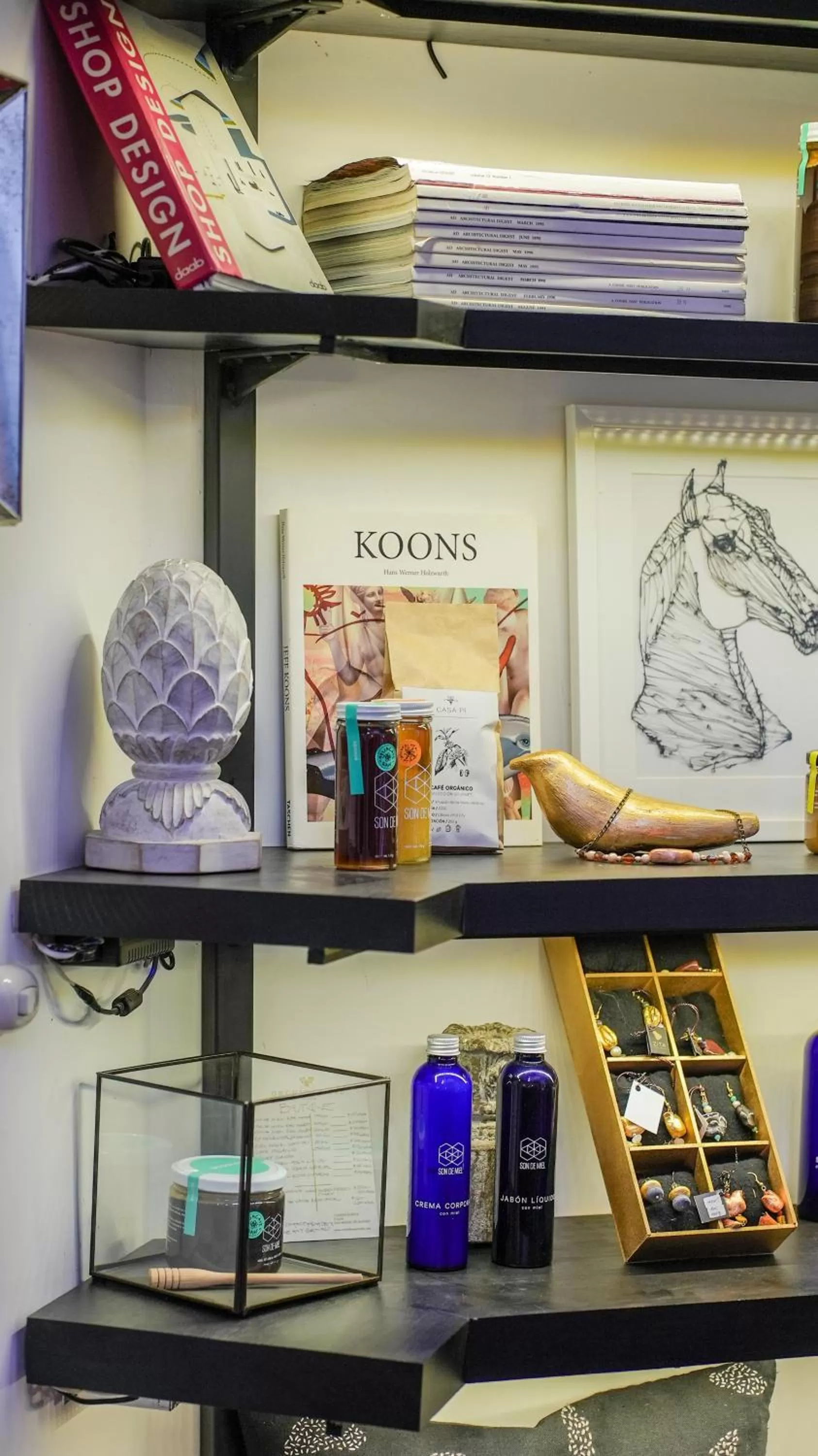 On-site shops in Orchid House Mexico City