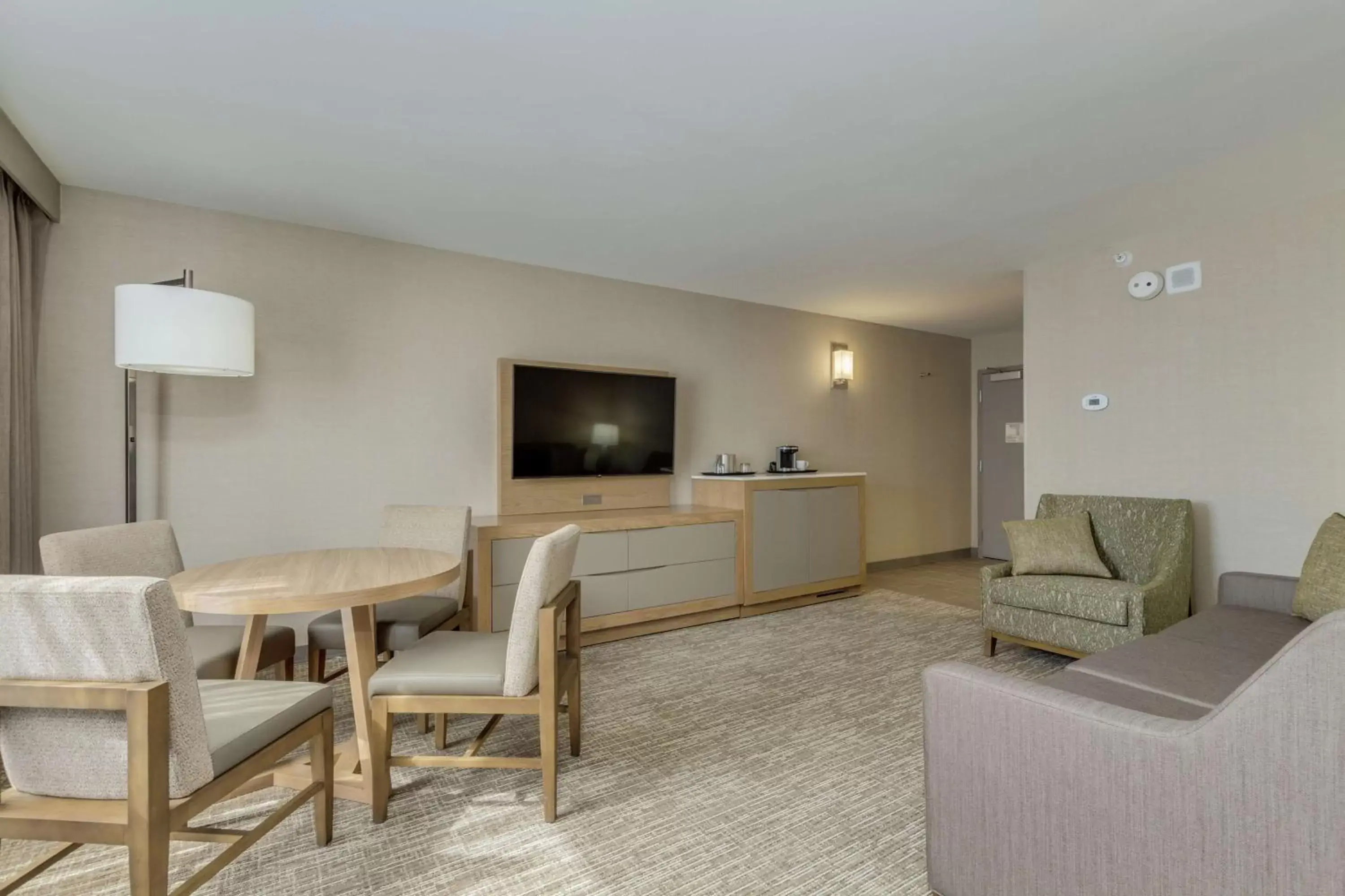 Living room, Seating Area in DoubleTree by Hilton Chandler Phoenix, AZ