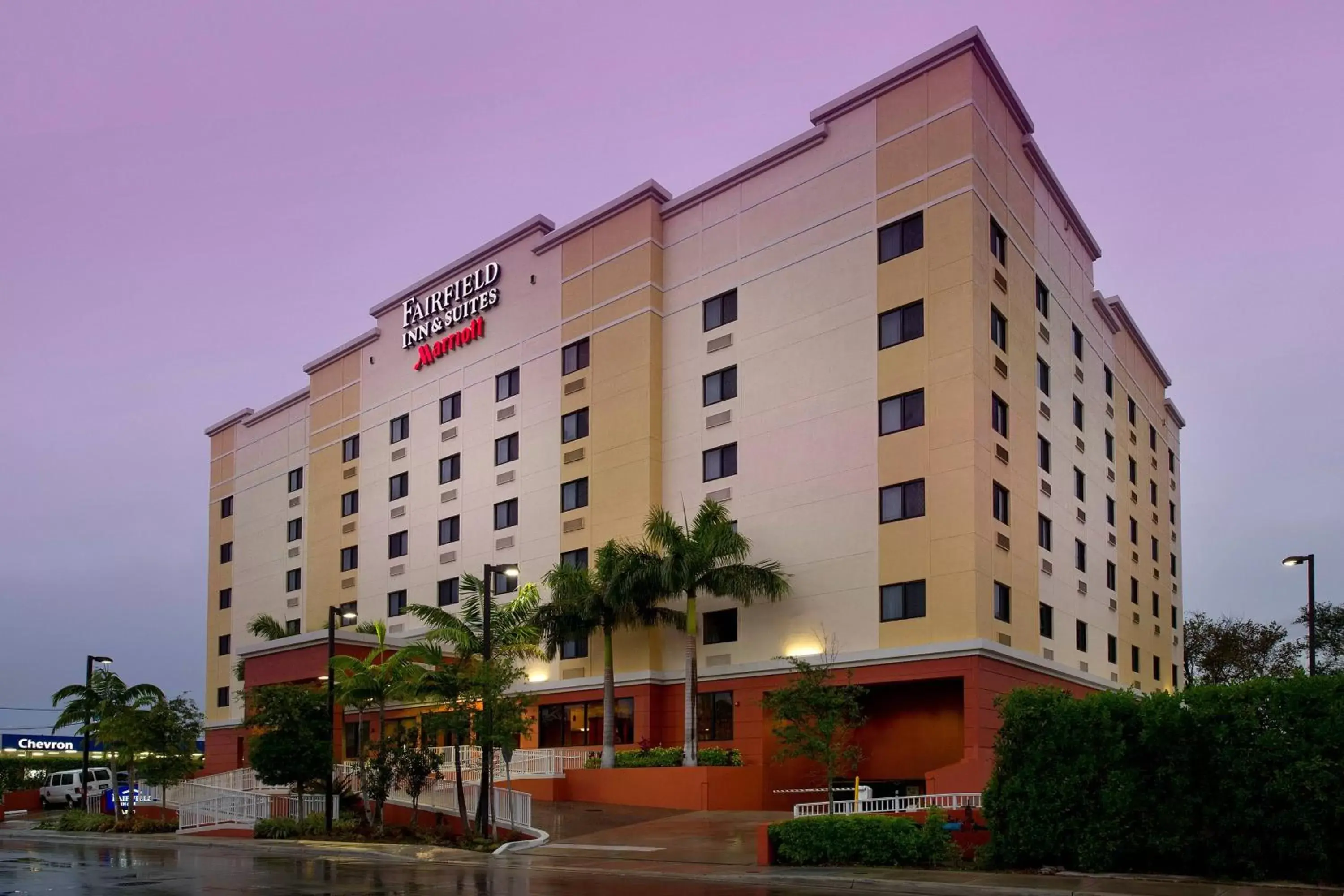Property Building in Fairfield Inn & Suites by Marriott Miami Airport South