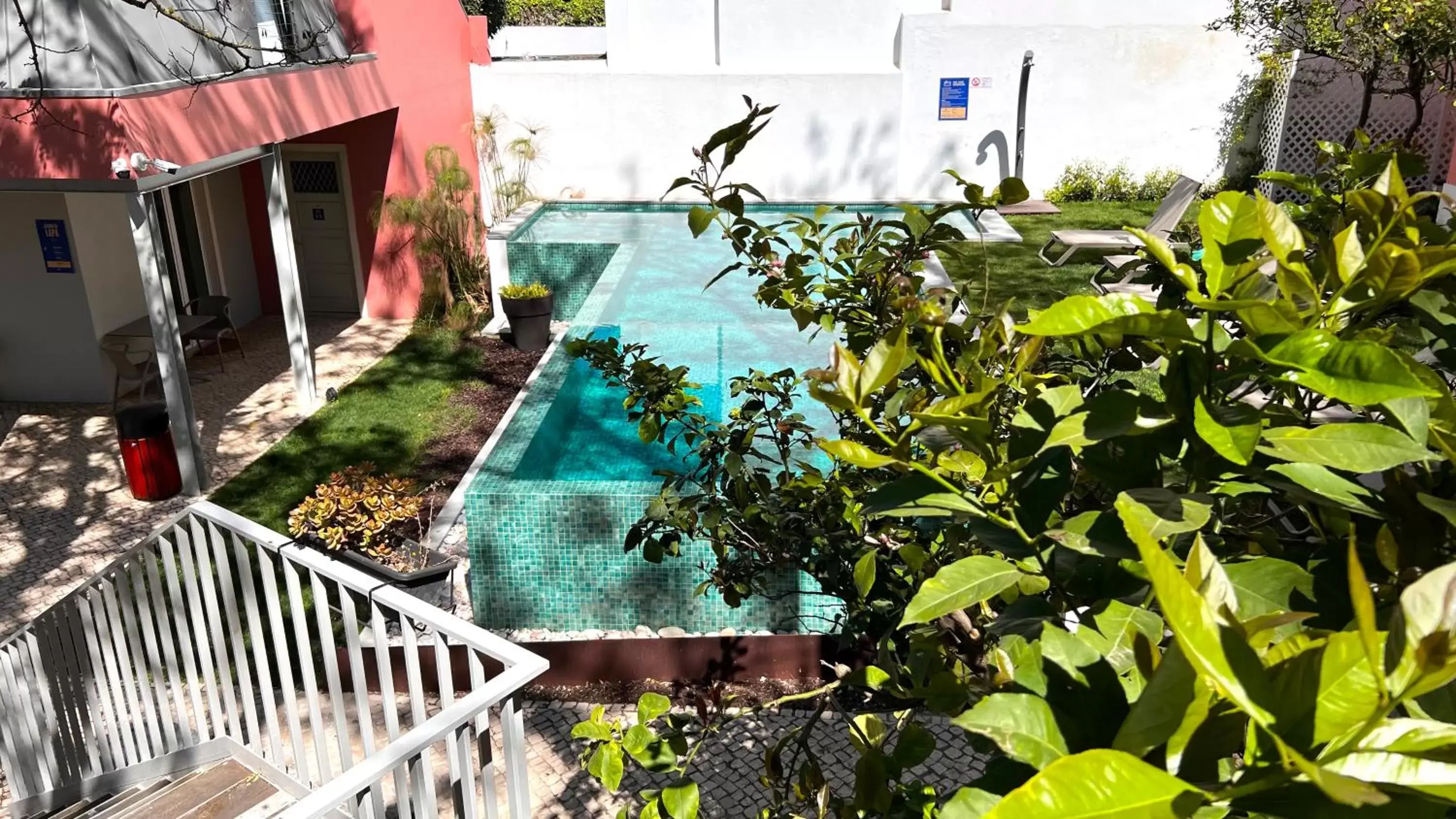 Garden, Pool View in Jardim da Lapa by Shiadu