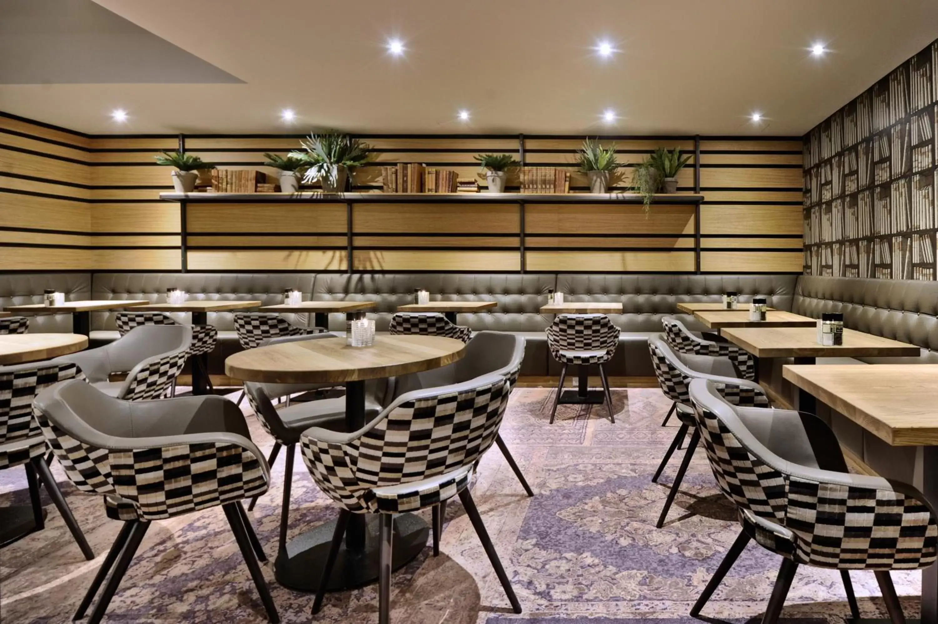 Restaurant/Places to Eat in Van der Valk Hotel Hilversum/ De Witte Bergen