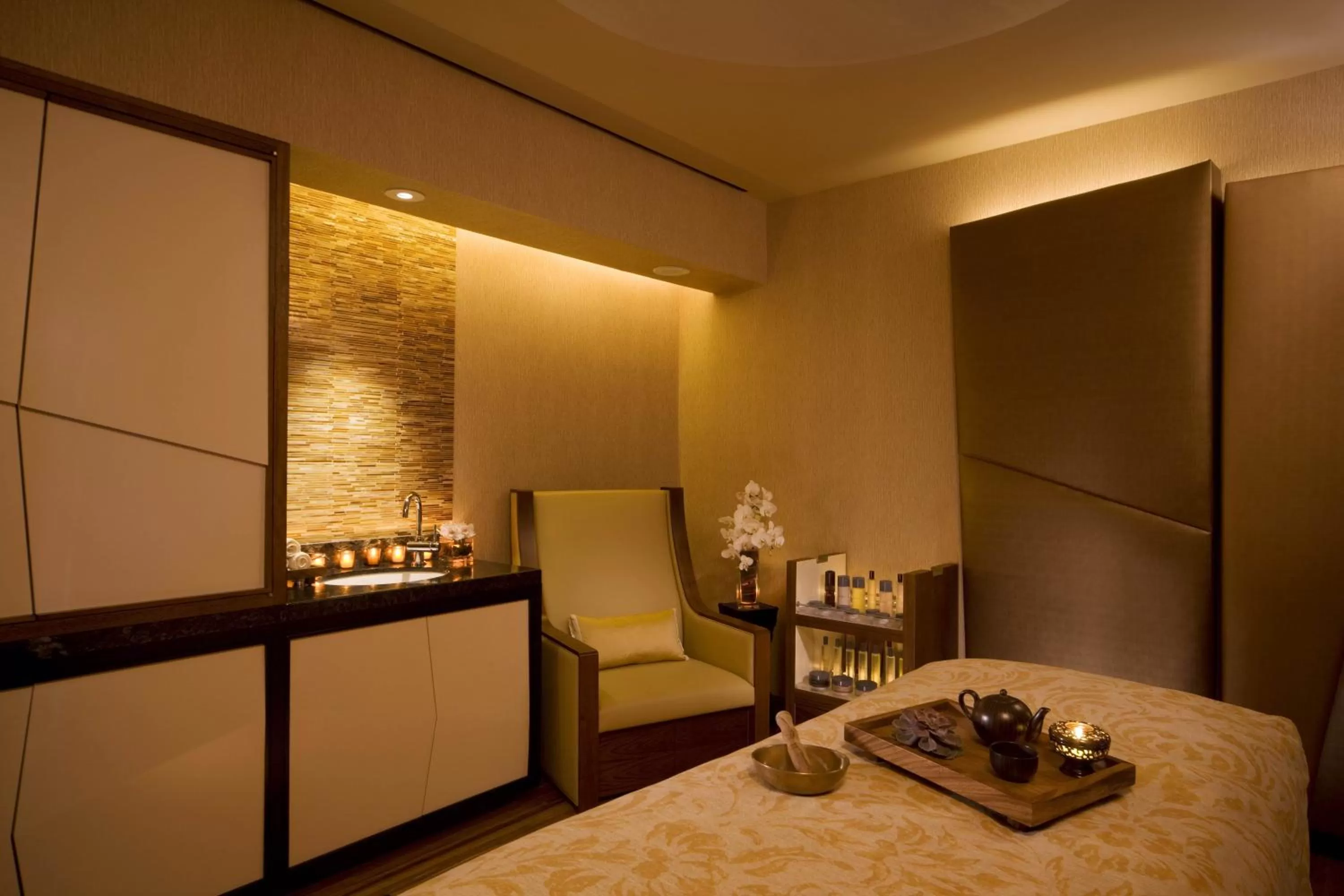 Bedroom, Bed in The Peninsula New York