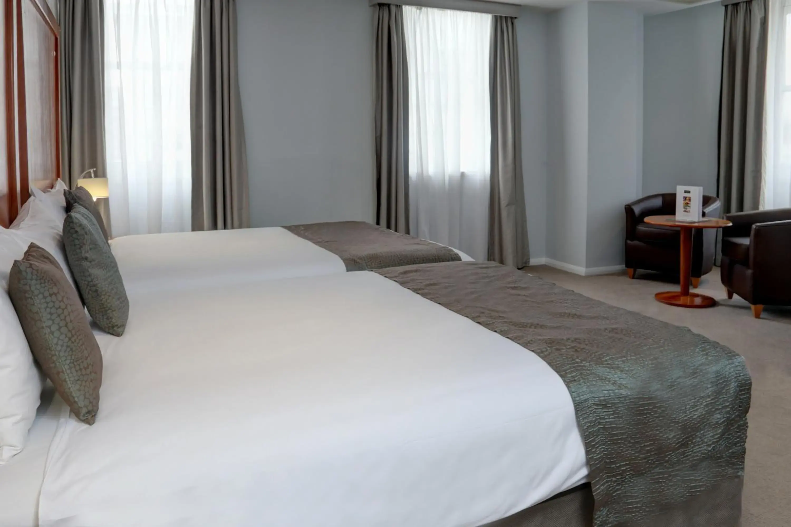 Bedroom, Bed in Corus Hyde Park Hotel
