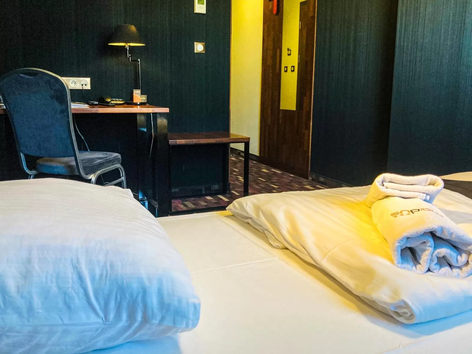 Other, Bed in Hotel Modus