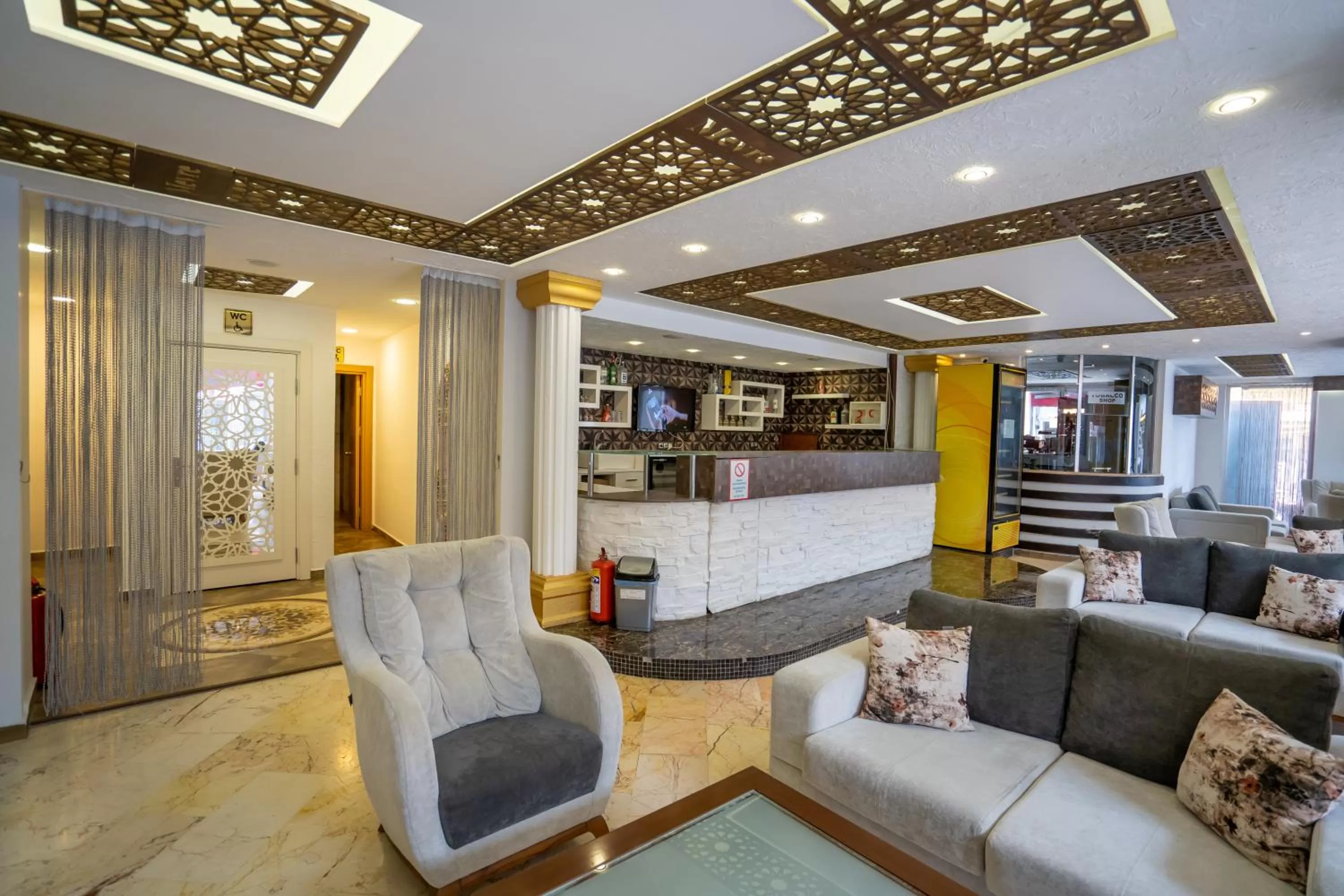 Lobby or reception in Mevre Hotel