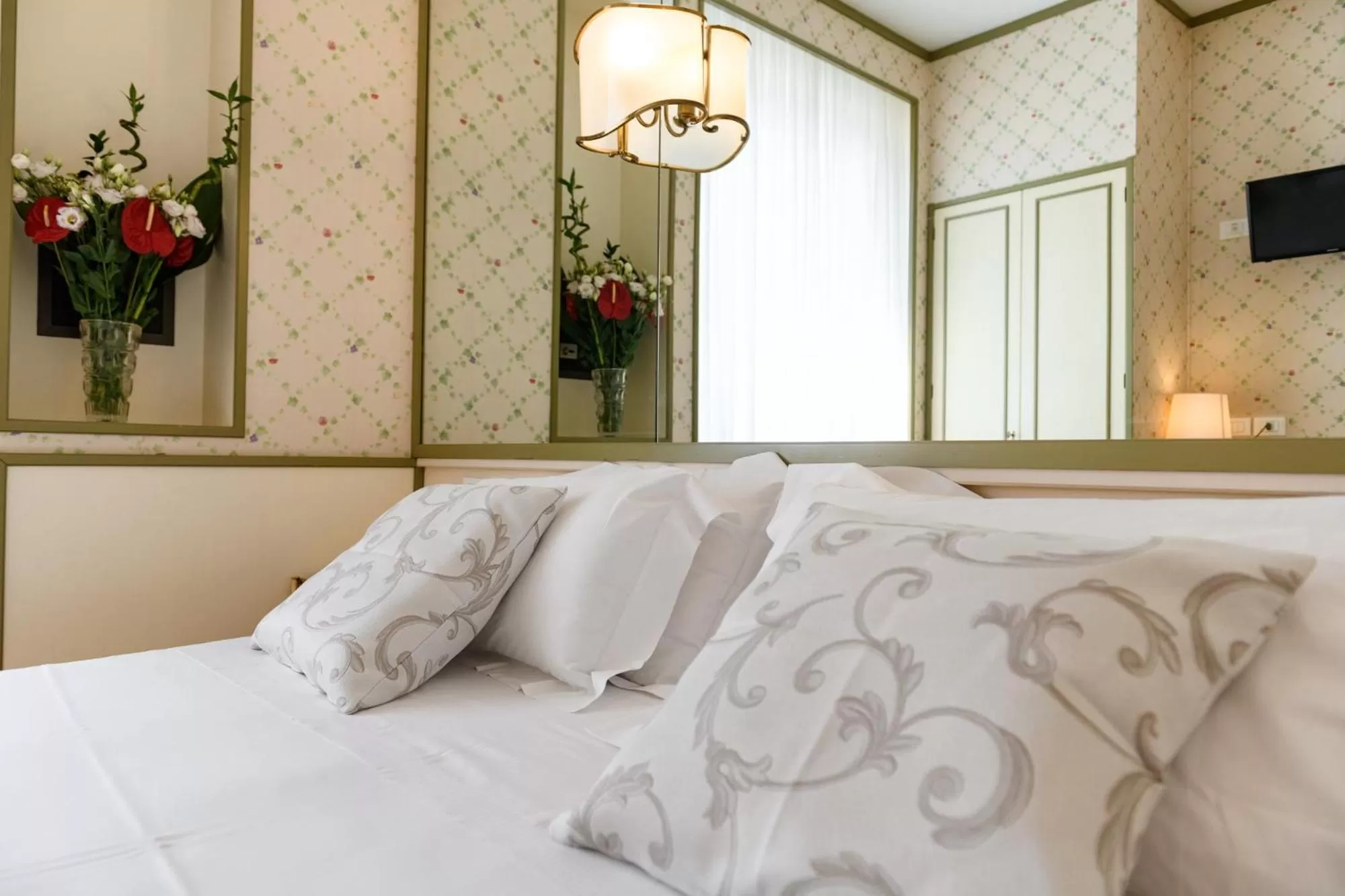 Bed in Hotel Continental