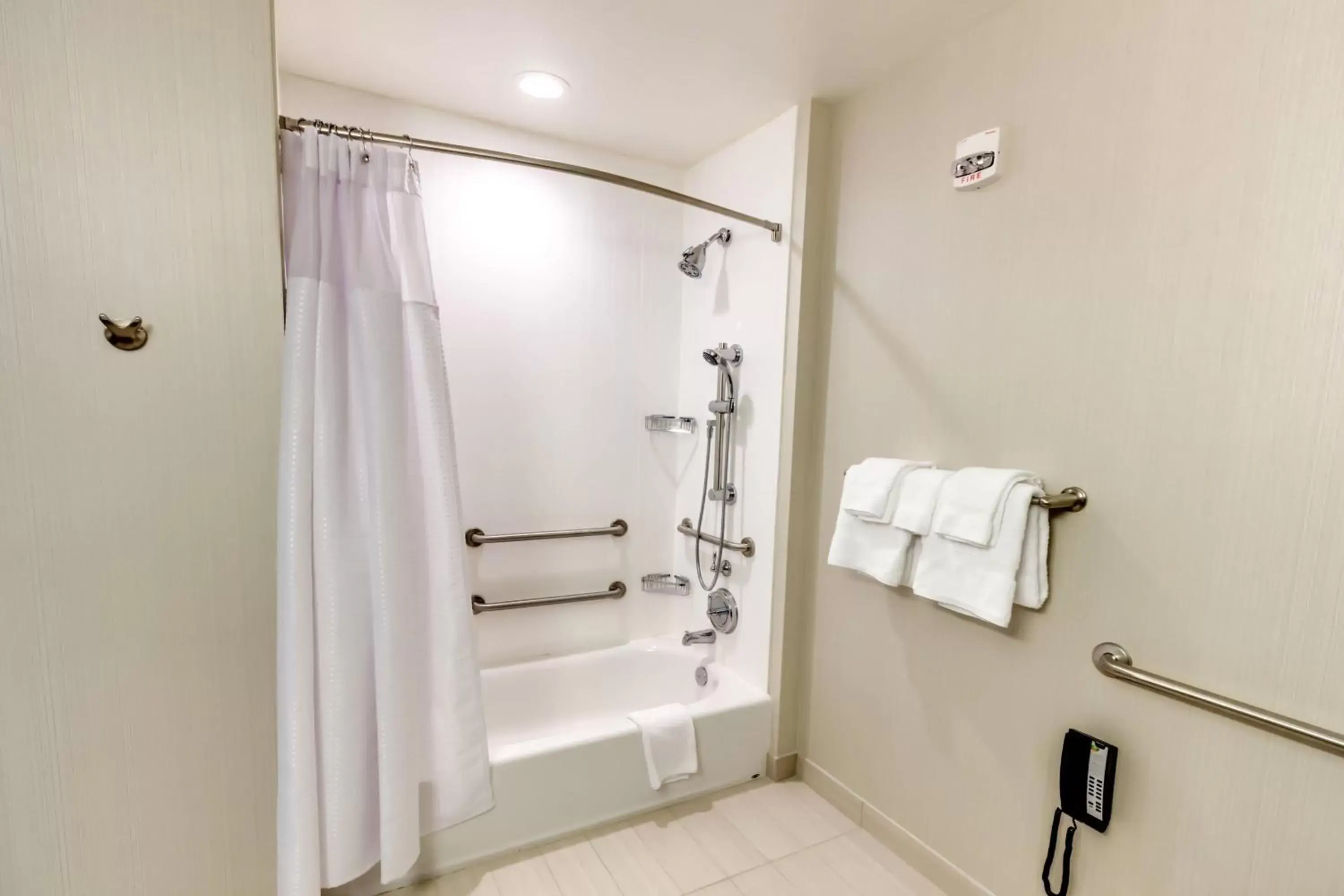 Bathroom in Courtyard by Marriott St. Petersburg Clearwater/Madeira Beach