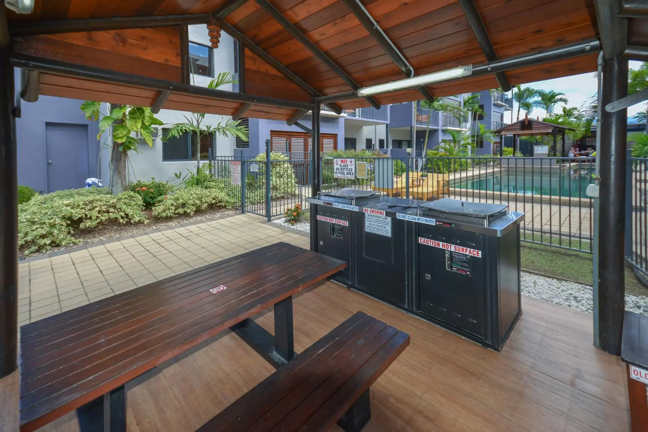 BBQ facilities in Southern Cross Atrium Apartments