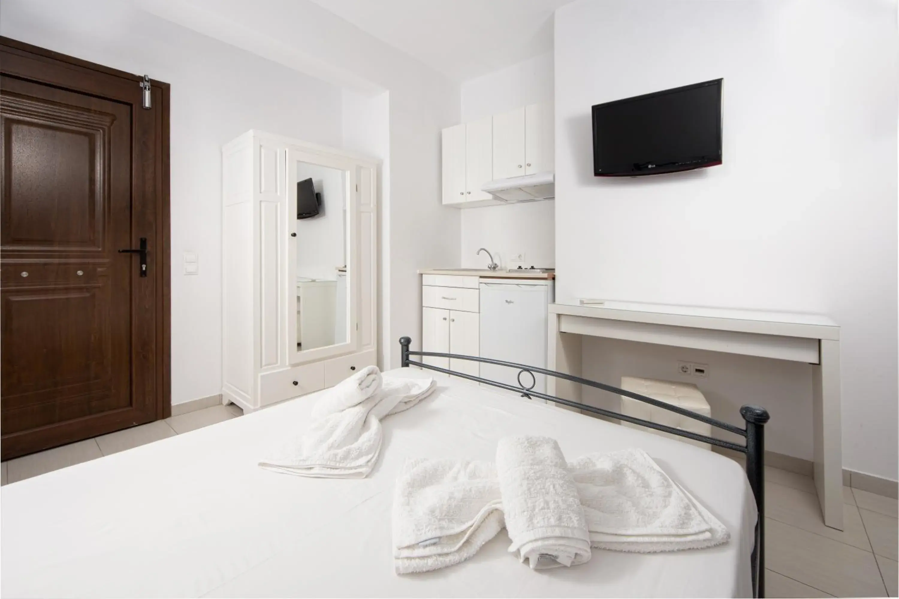 Kitchen or kitchenette, Room Photo in Depis Place and Apartments