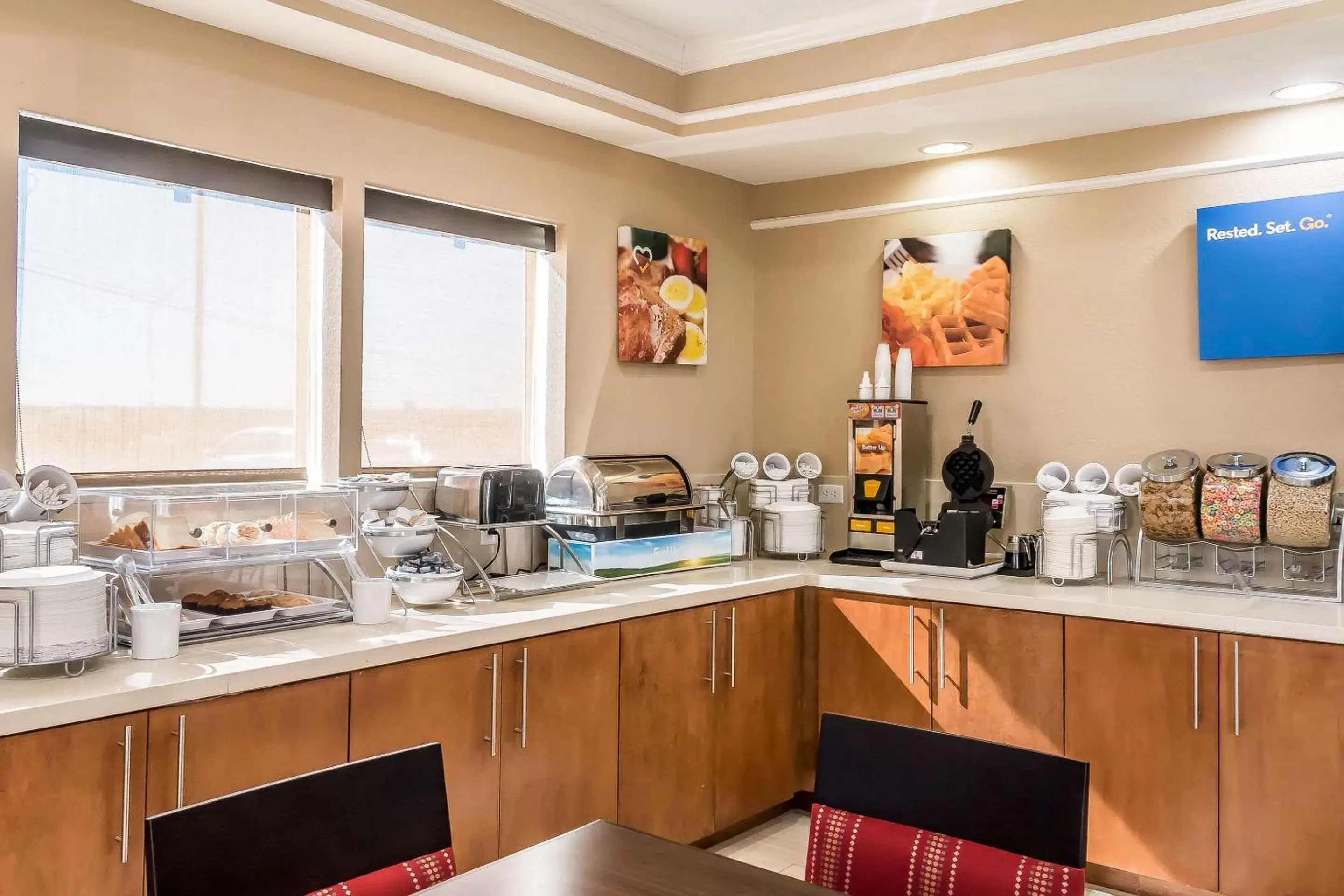 Restaurant/Places to Eat in Comfort Inn San Antonio