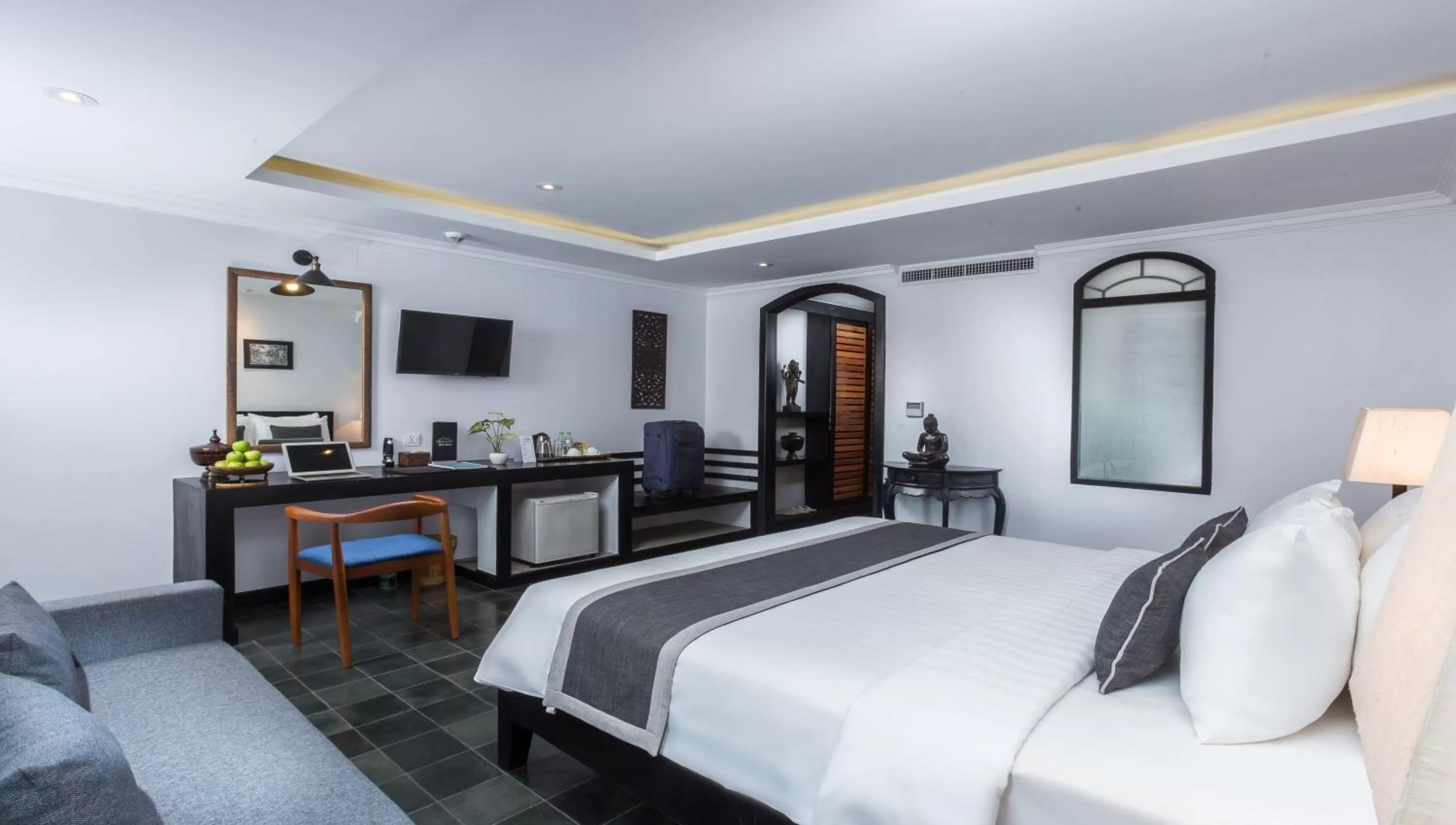 Photo of the whole room in The Cyclo d'Angkor Boutique Hotel