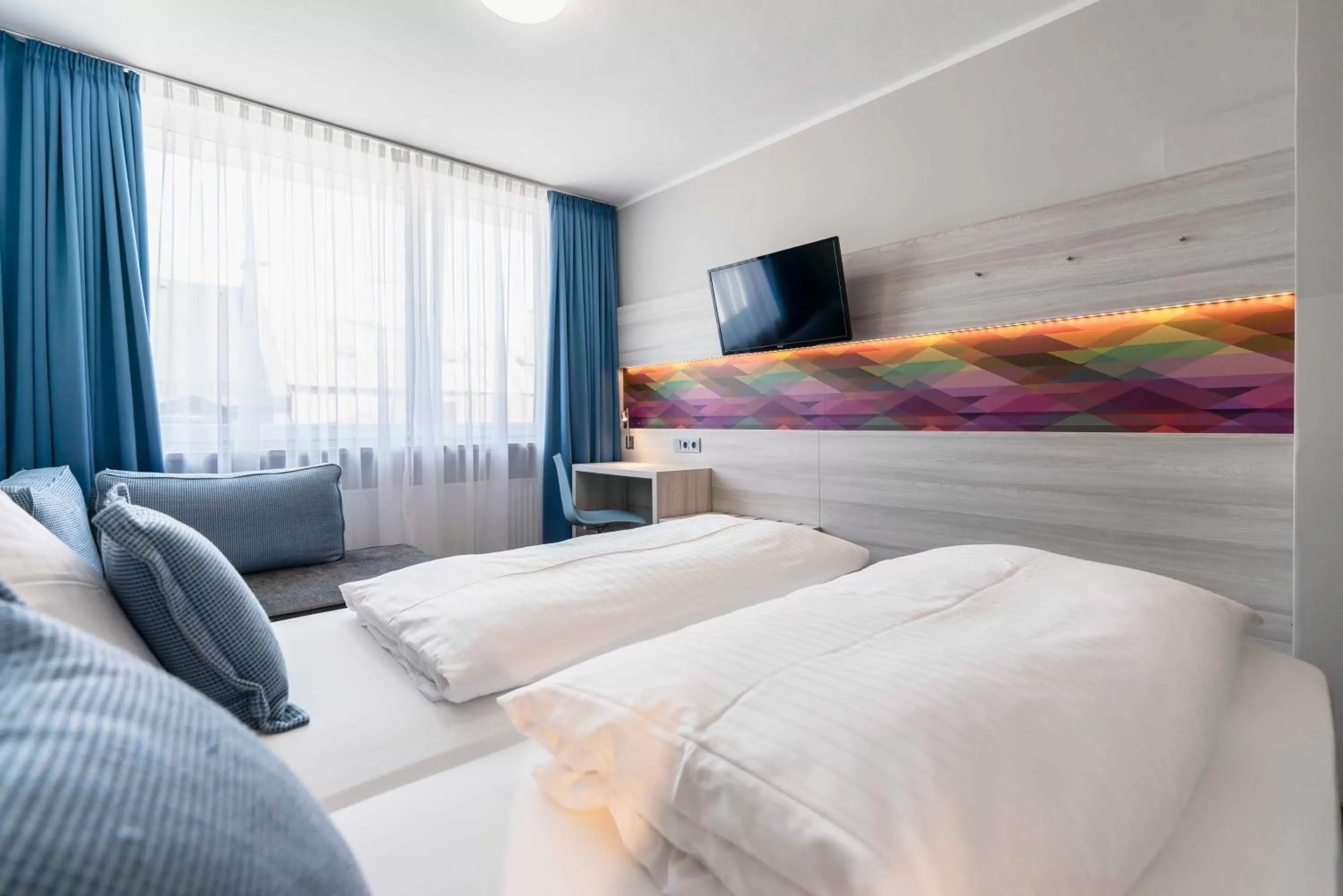 Photo of the whole room, Bed in Westend Hotel (non-smoking)