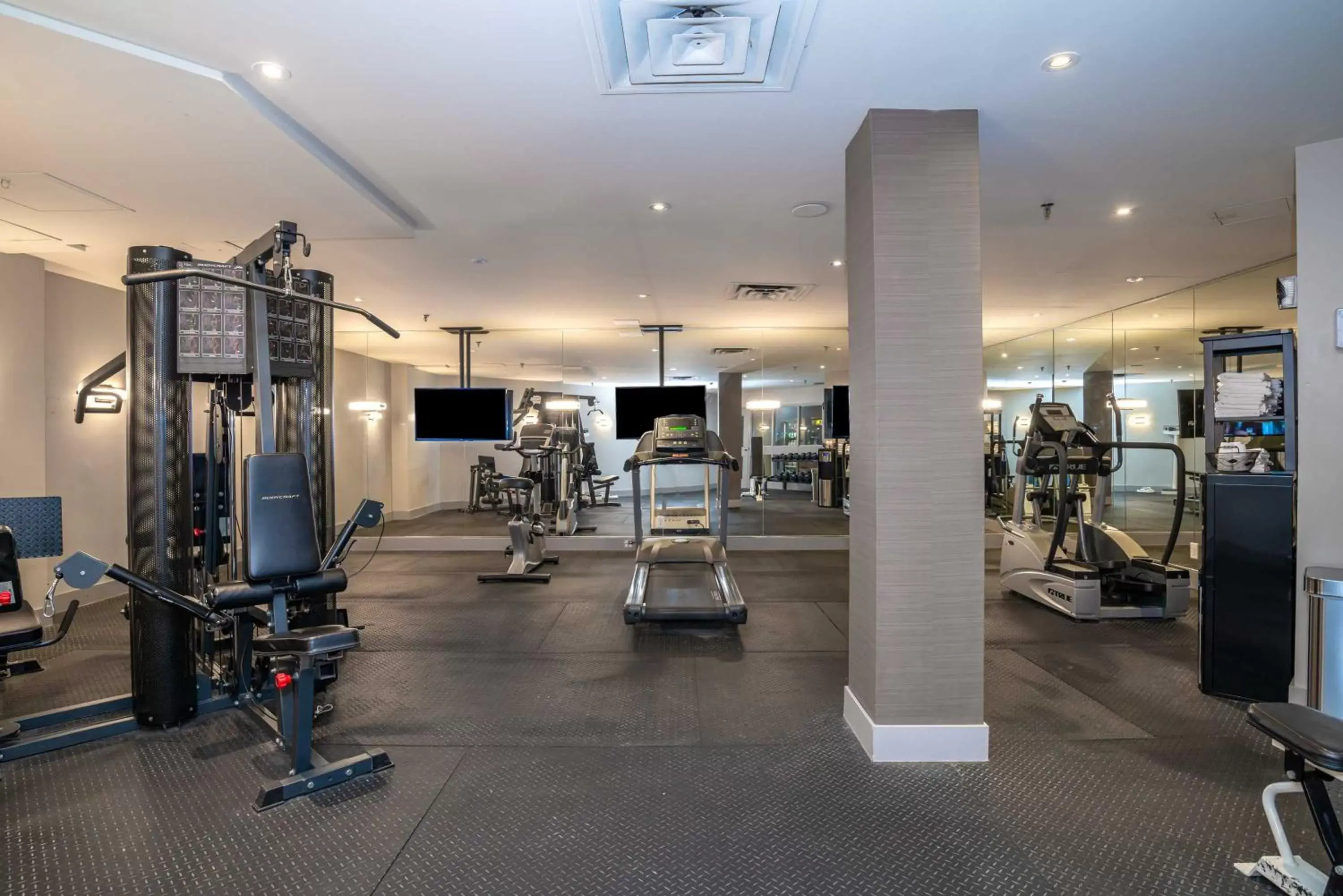 Fitness centre/facilities, Fitness Center/Facilities in Sandman Signature Mississauga Hotel