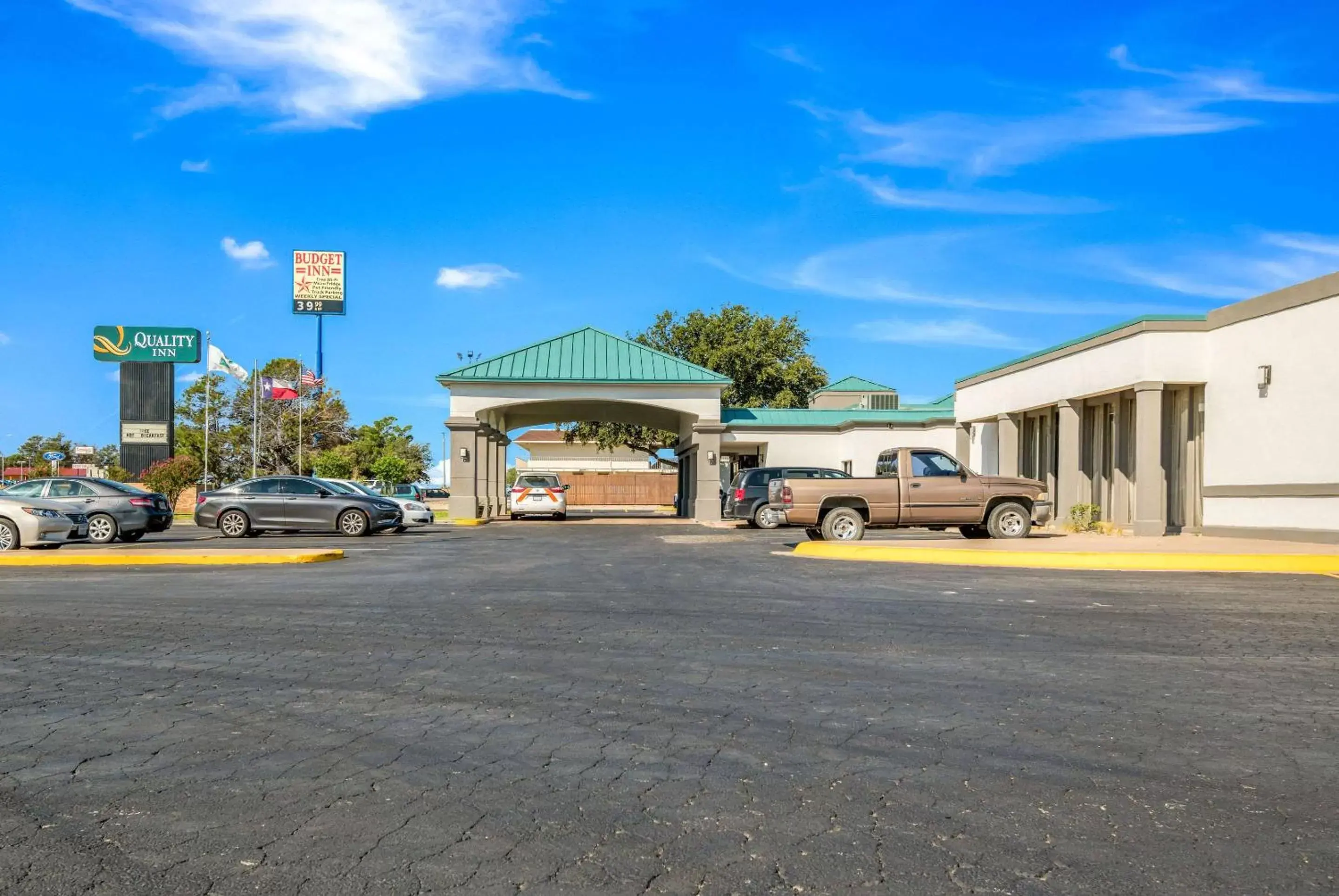 Property Building in Quality Inn